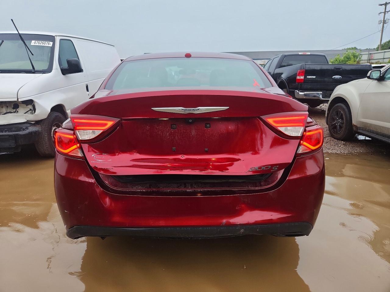 2015 Chrysler 200 S Red vin: 1C3CCCBG4FN528186