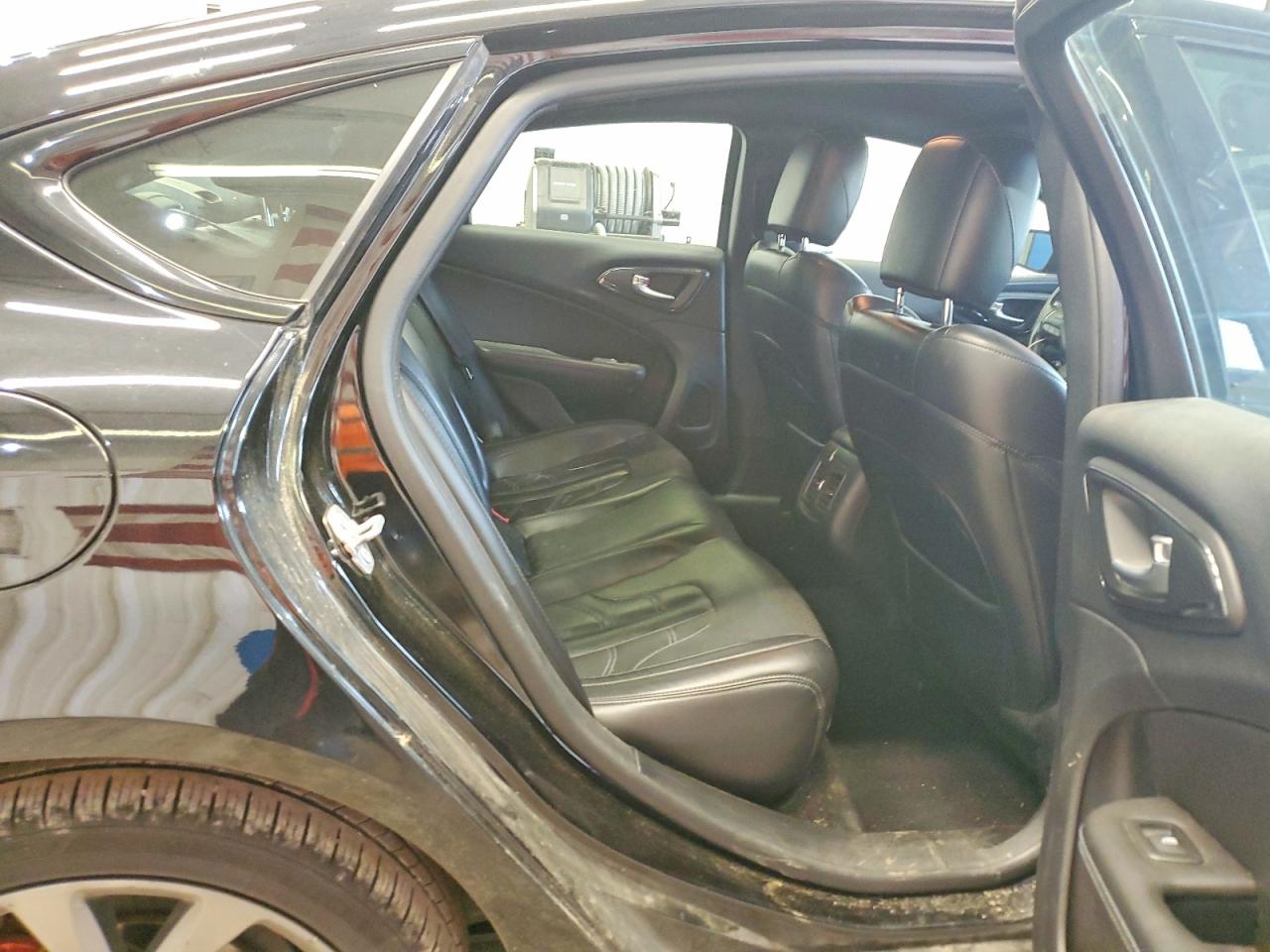2015 Chrysler 200 S Черный vin: 1C3CCCBG4FN619751