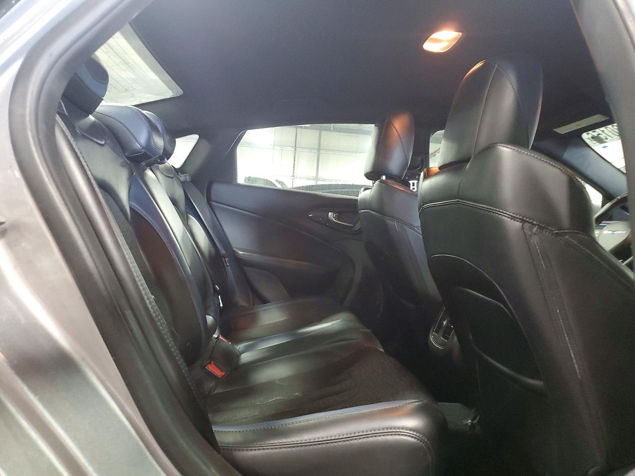 2015 Chrysler 200 S Silver vin: 1C3CCCBG5FN551492