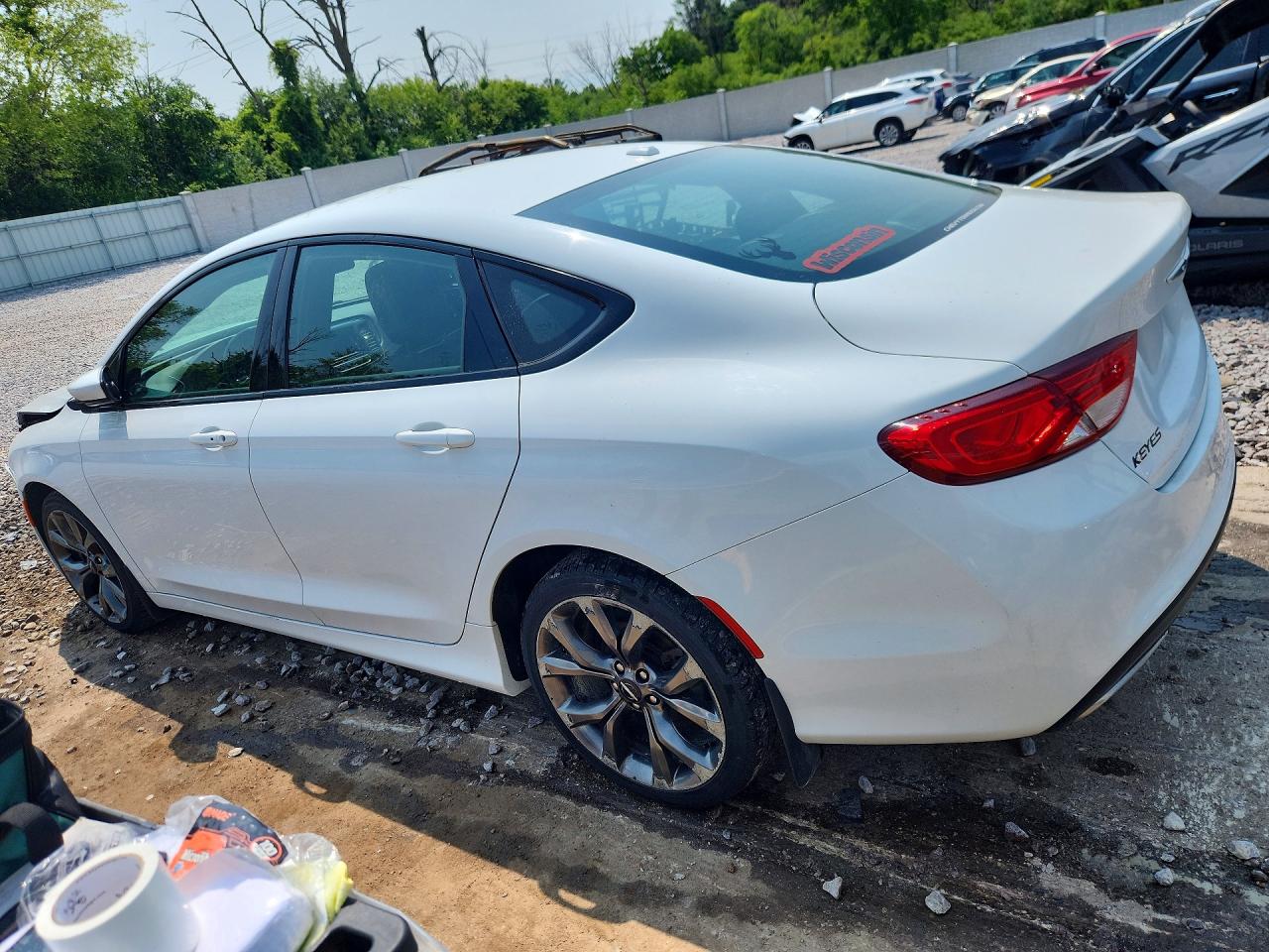 2015 Chrysler 200 S White vin: 1C3CCCBG5FN678260