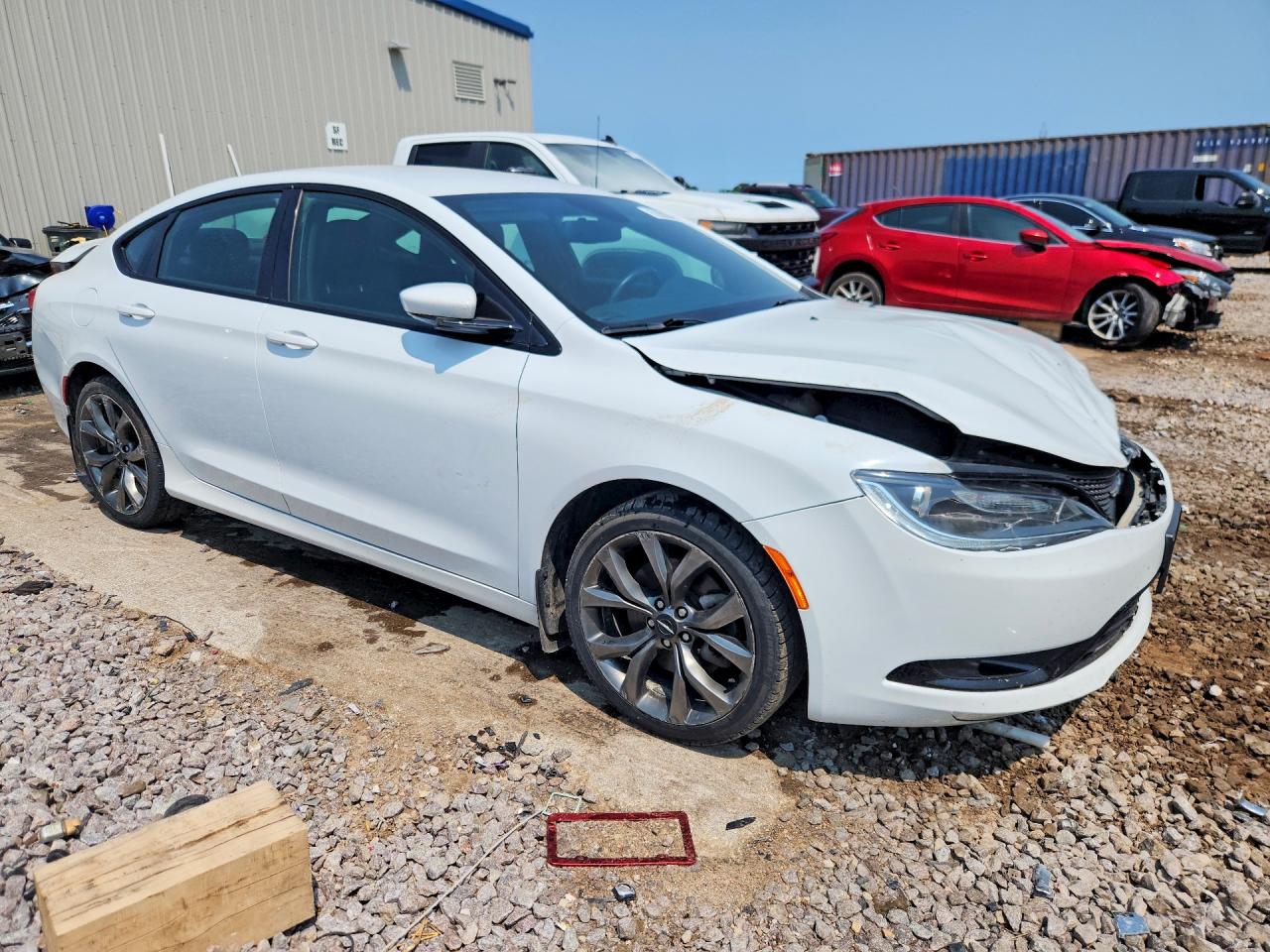 2015 Chrysler 200 S White vin: 1C3CCCBG5FN678260