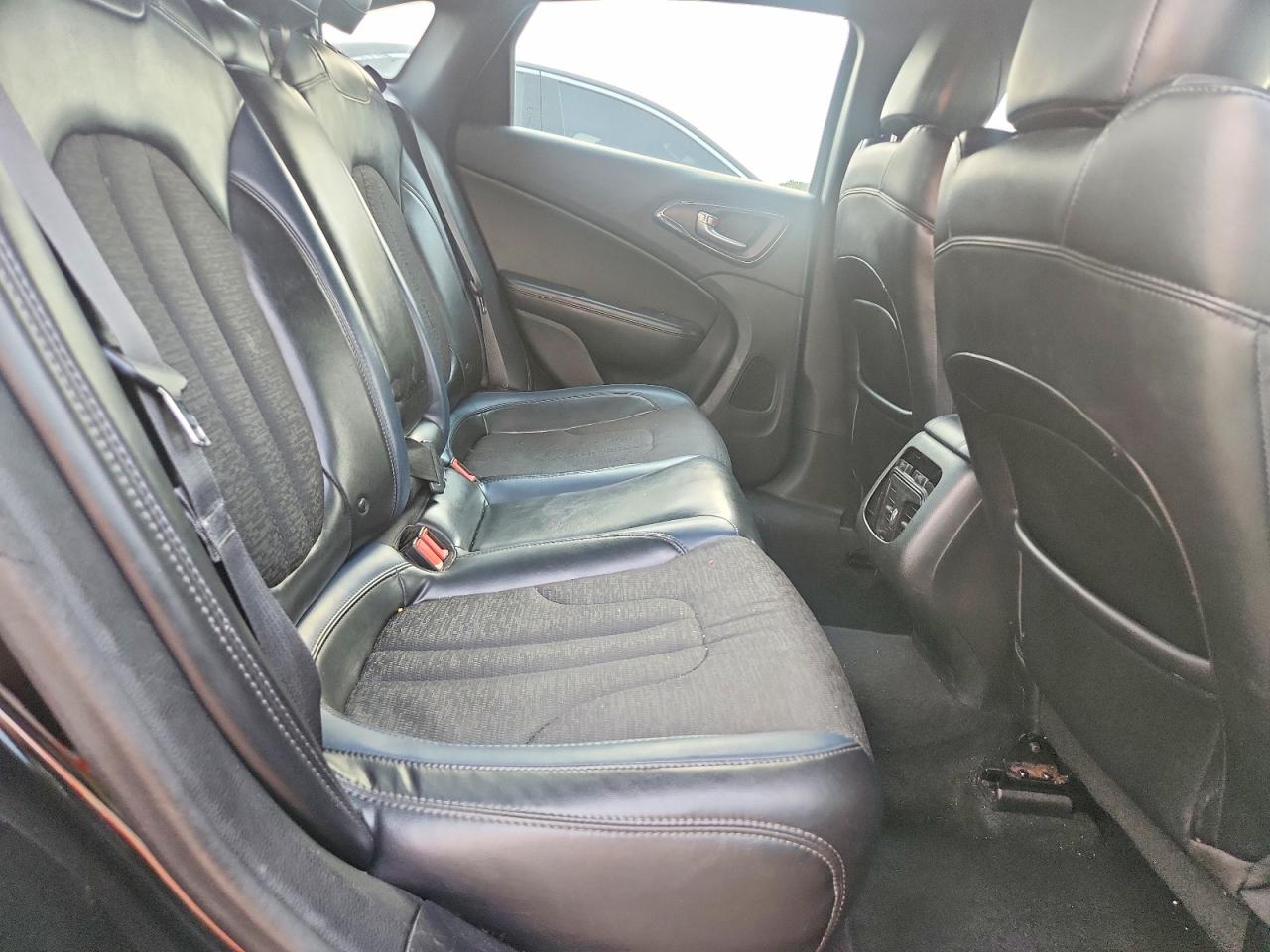 2015 Chrysler 200 S Черный vin: 1C3CCCBG6FN617502