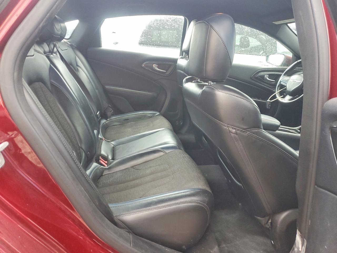 2015 Chrysler 200 S Red vin: 1C3CCCBG6FN706681