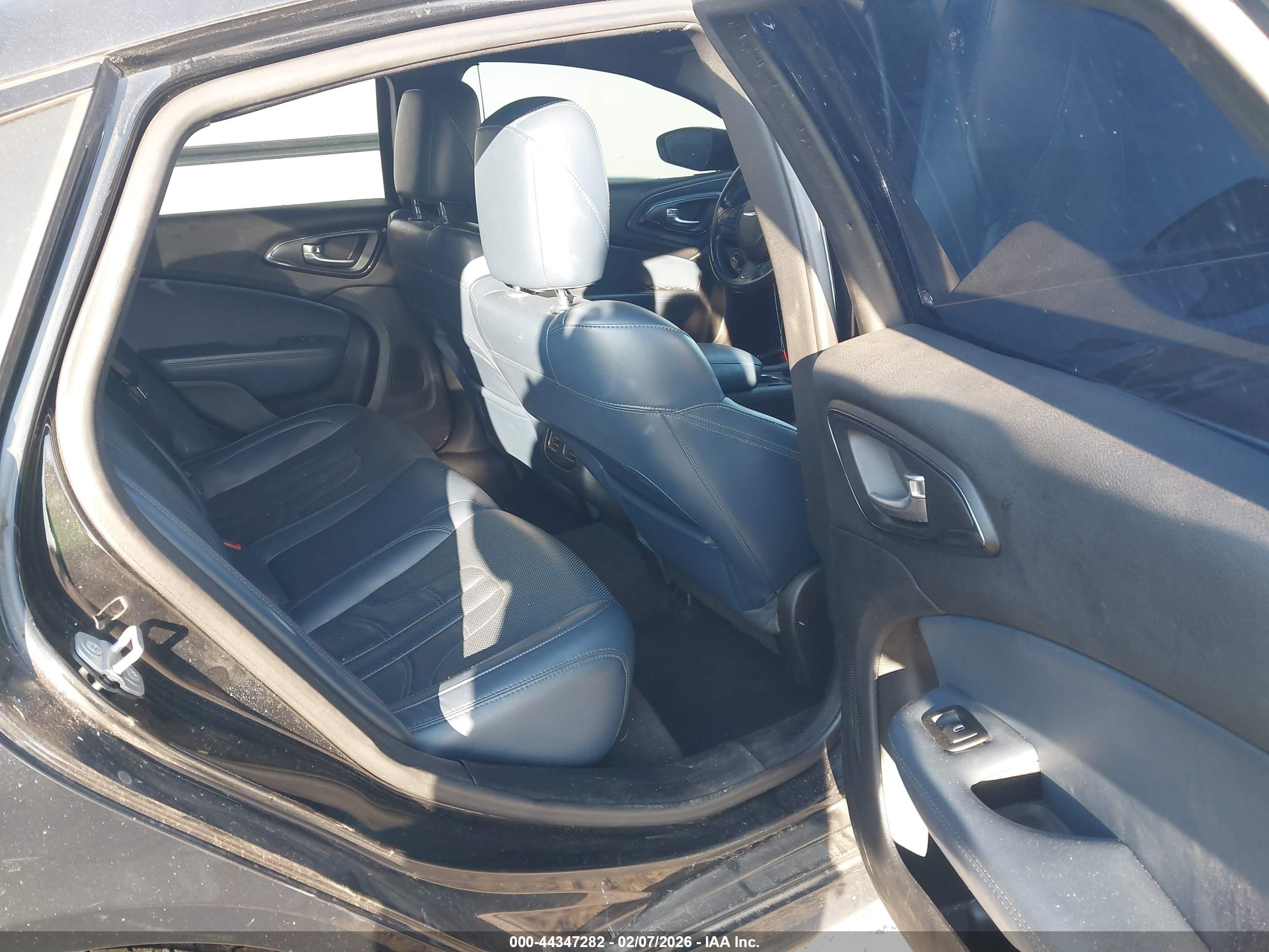 2015 Chrysler 200 S Черный vin: 1C3CCCBG7FN642876