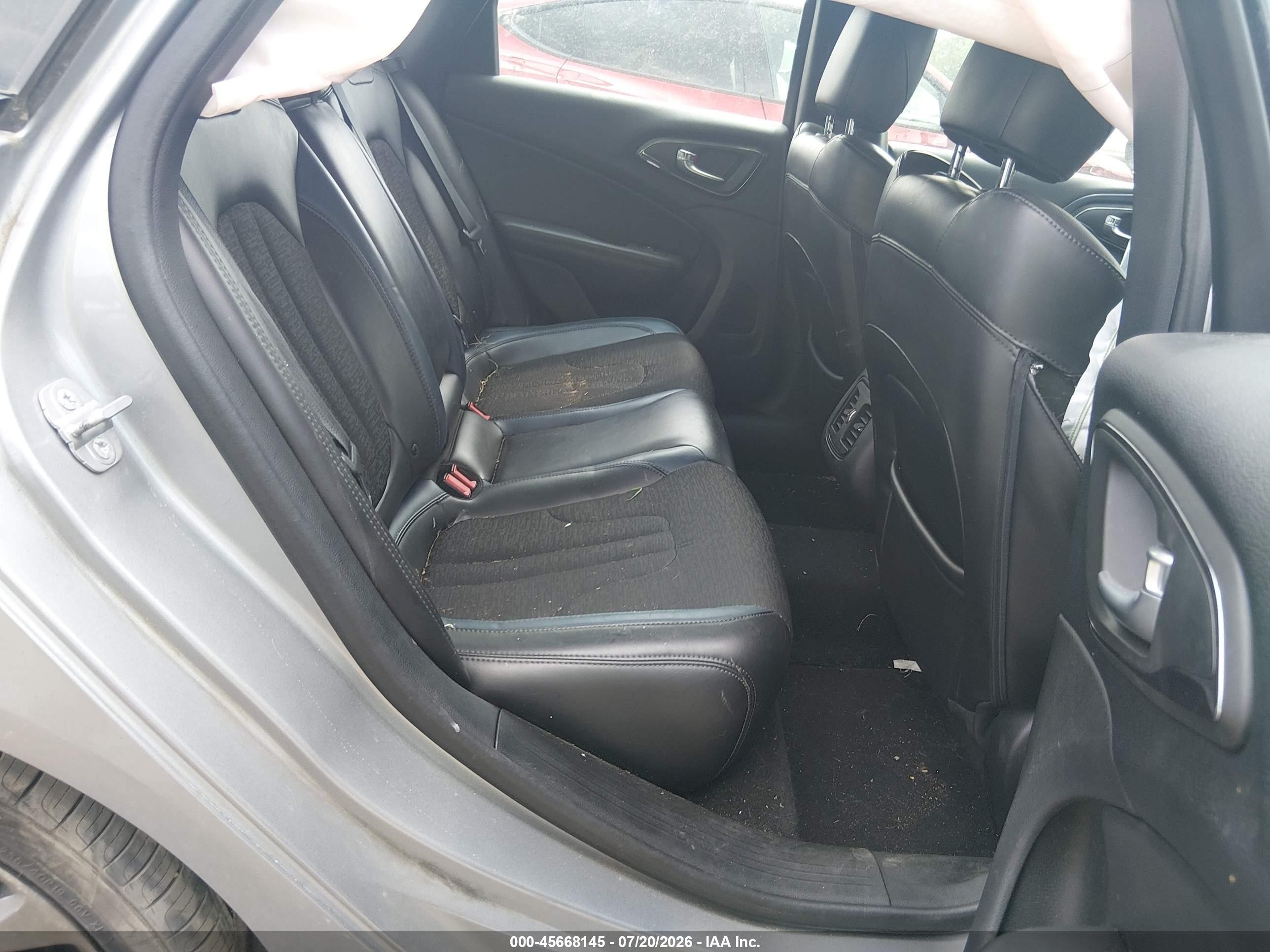 2015 Chrysler 200 S Silver vin: 1C3CCCBG8FN543029