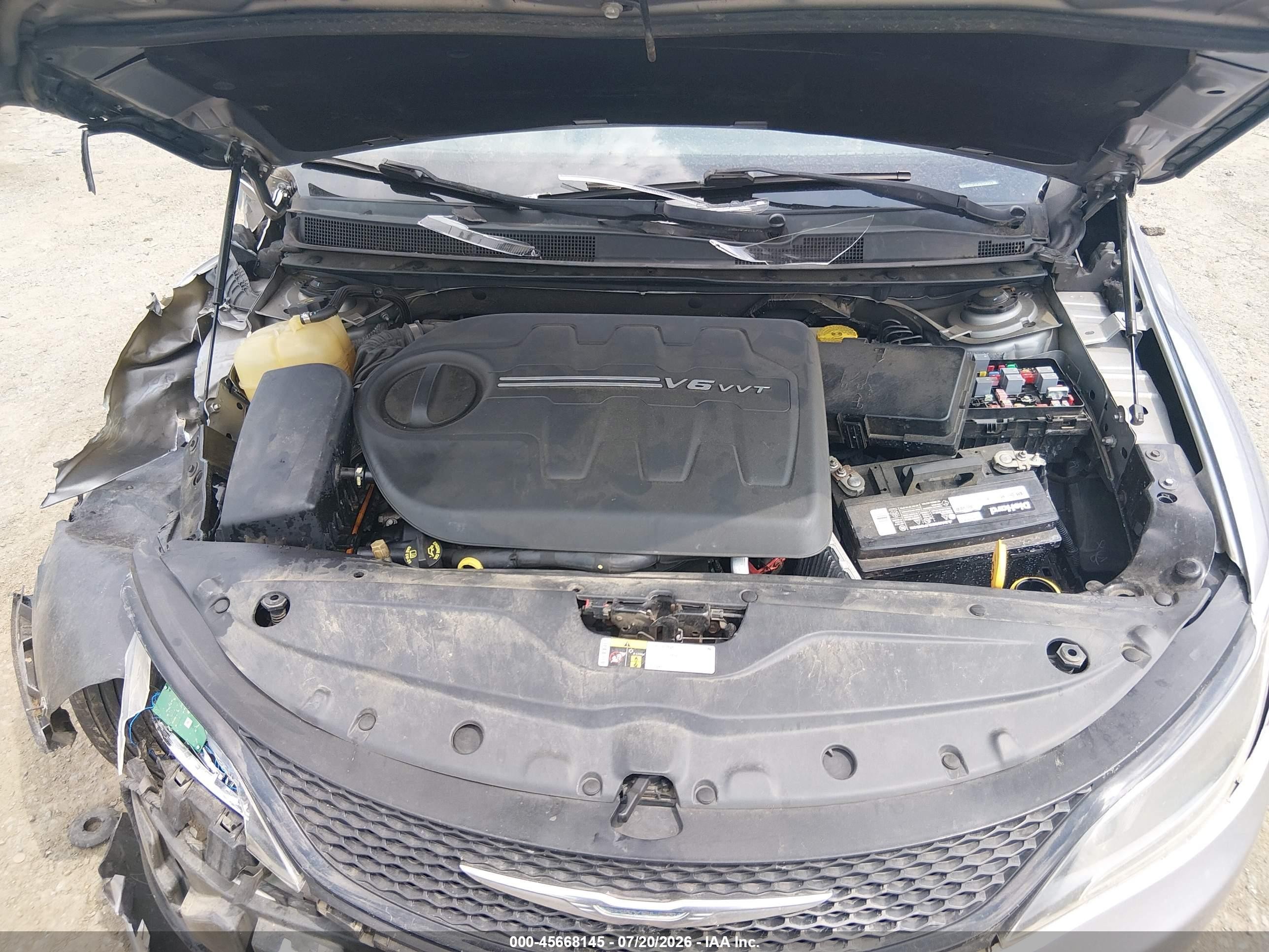 2015 Chrysler 200 S Silver vin: 1C3CCCBG8FN543029