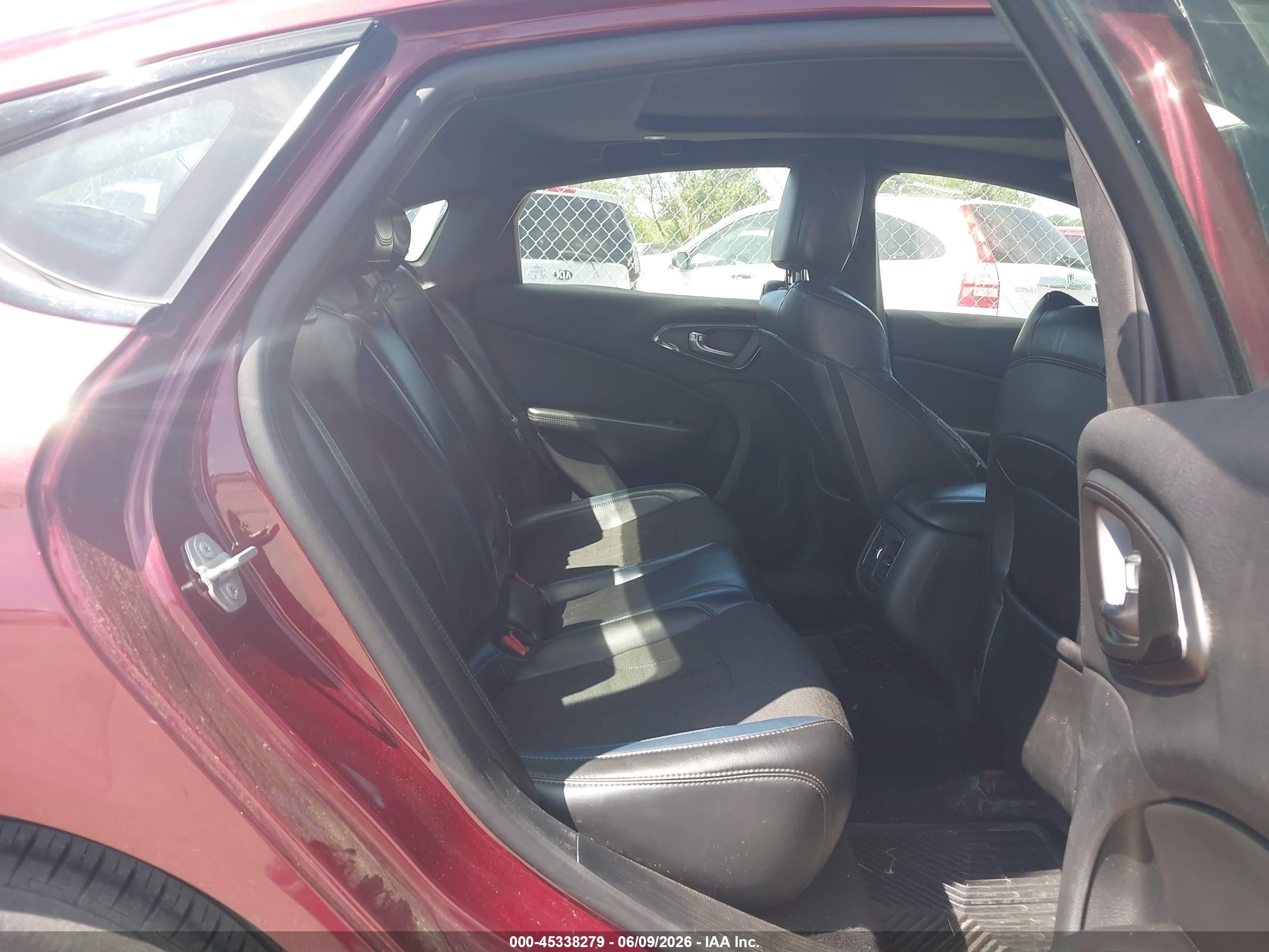 2015 Chrysler 200 S Maroon vin: 1C3CCCBG8FN580999