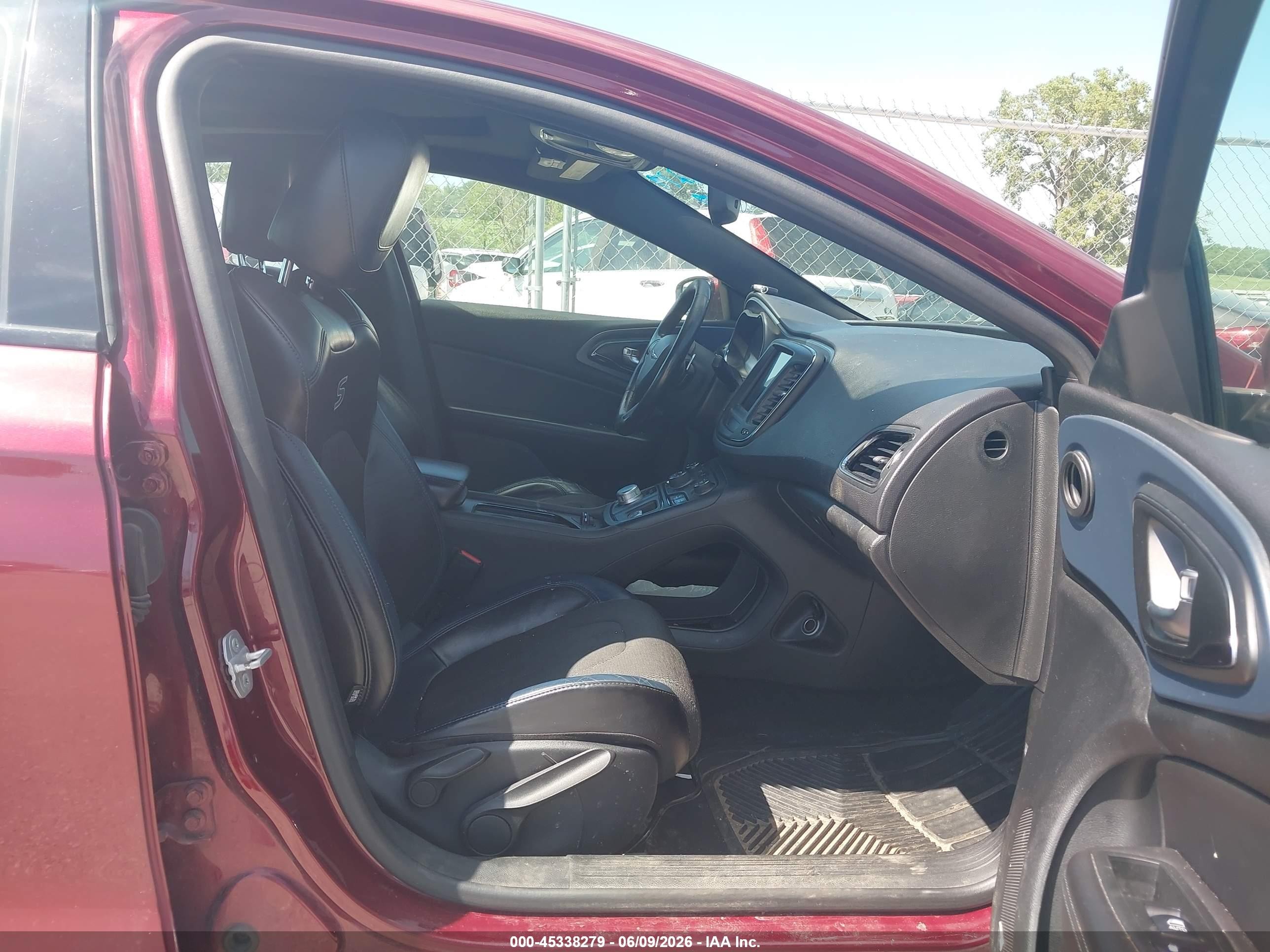 2015 Chrysler 200 S Maroon vin: 1C3CCCBG8FN580999