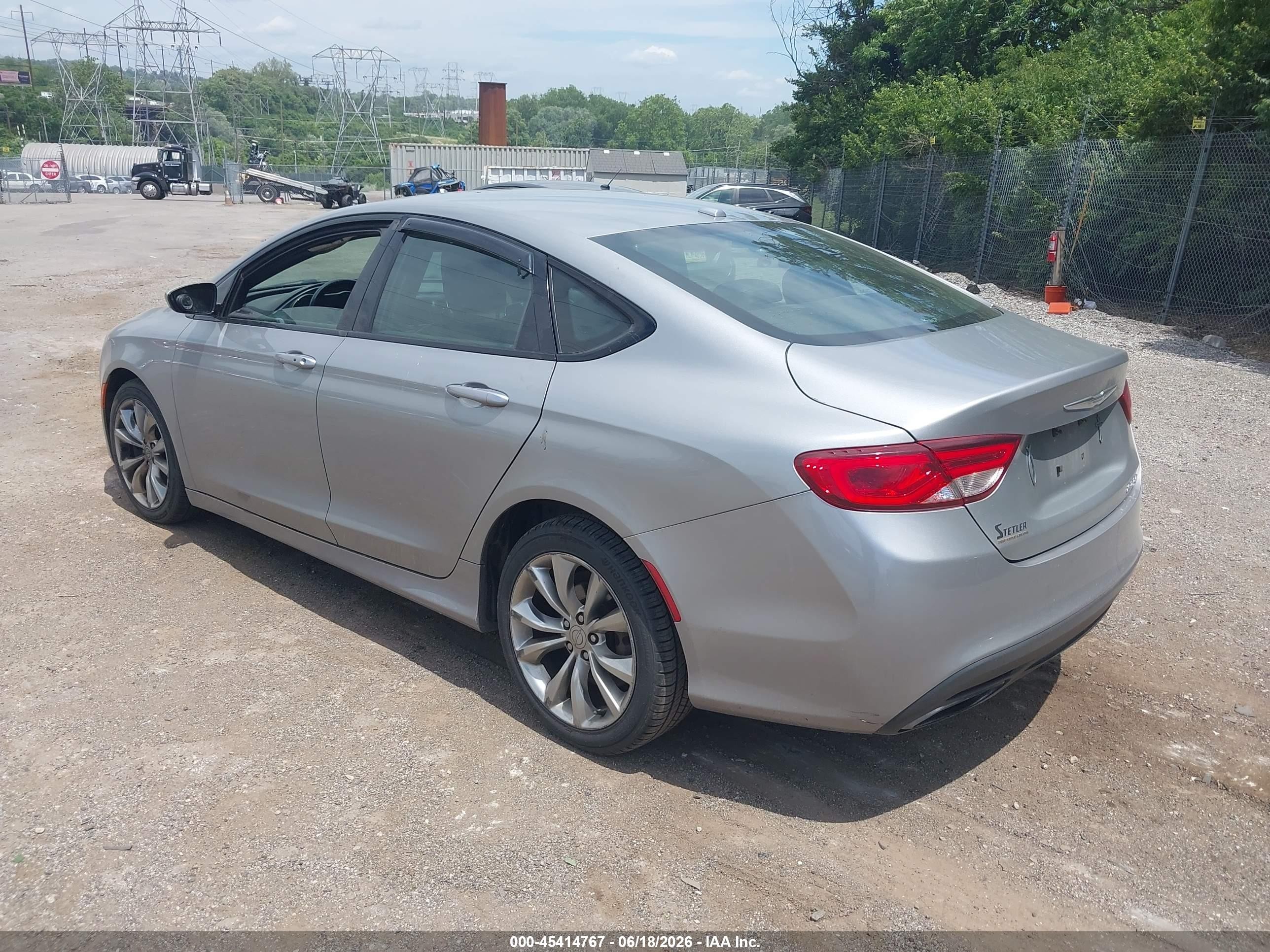 2015 Chrysler 200 S Silver vin: 1C3CCCBG8FN614035