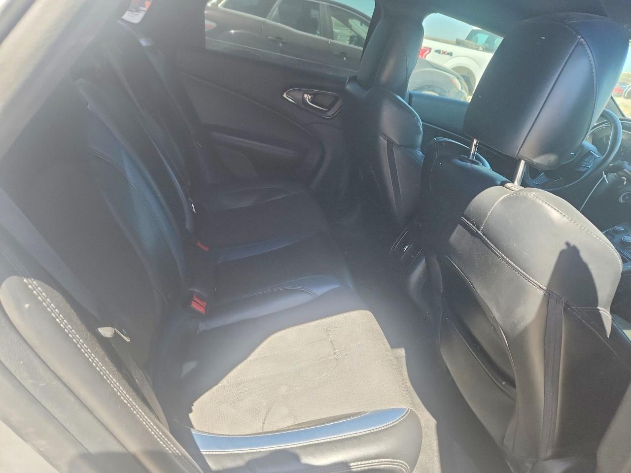 2015 Chrysler 200 S Silver vin: 1C3CCCBG8FN642790