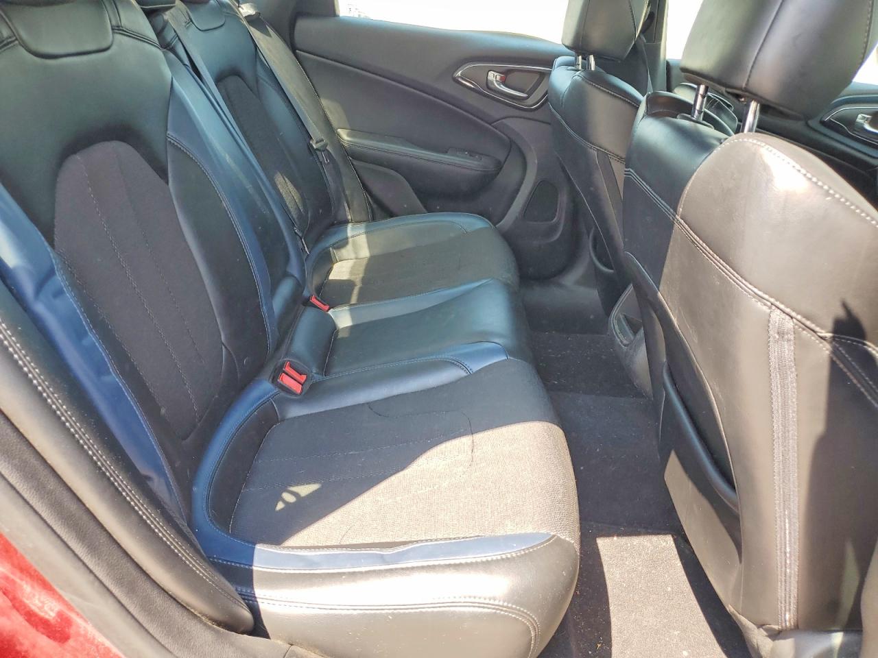 2015 Chrysler 200 S Maroon vin: 1C3CCCBG9FN518155