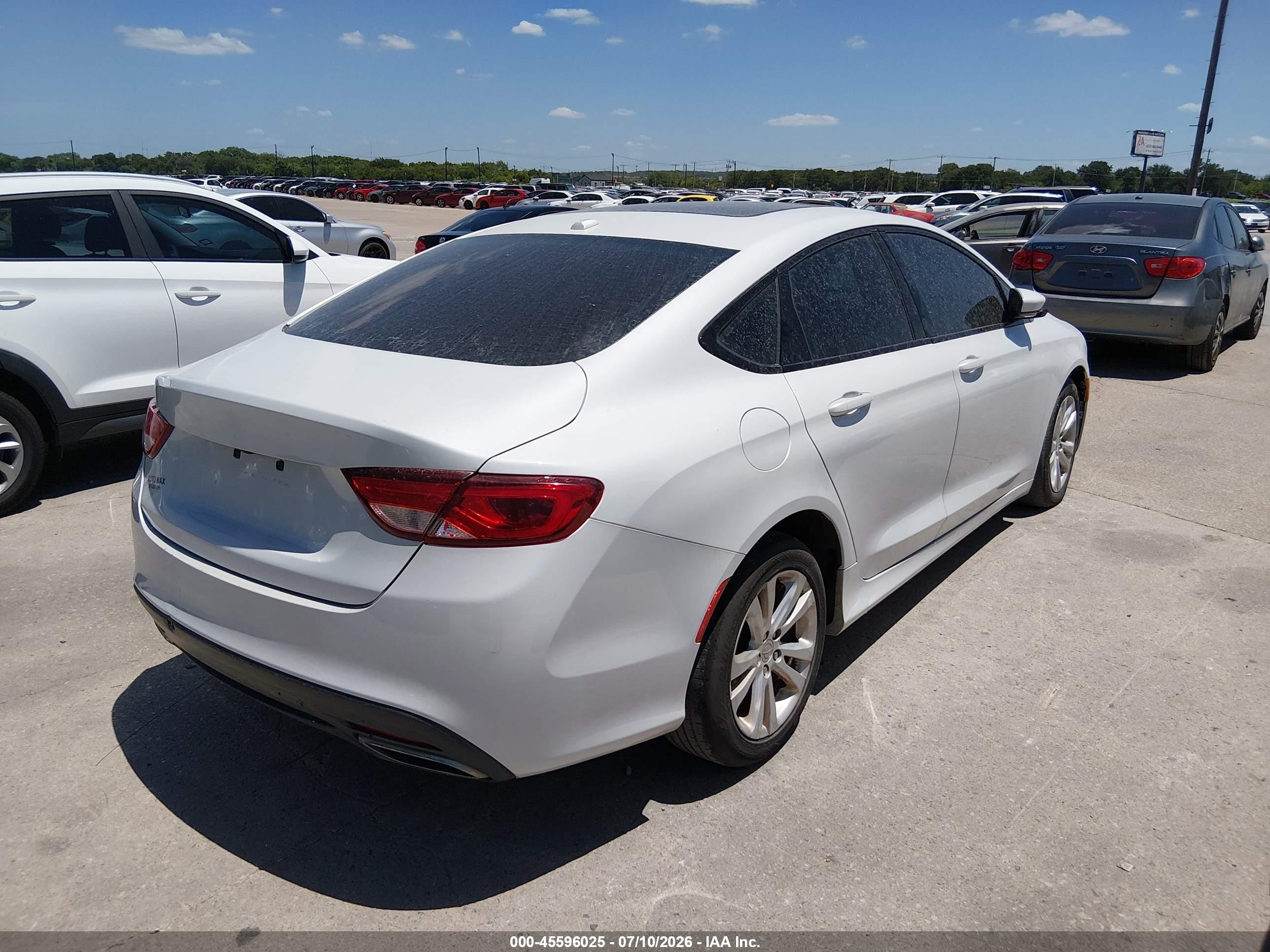 2015 Chrysler 200 S White vin: 1C3CCCBG9FN722163