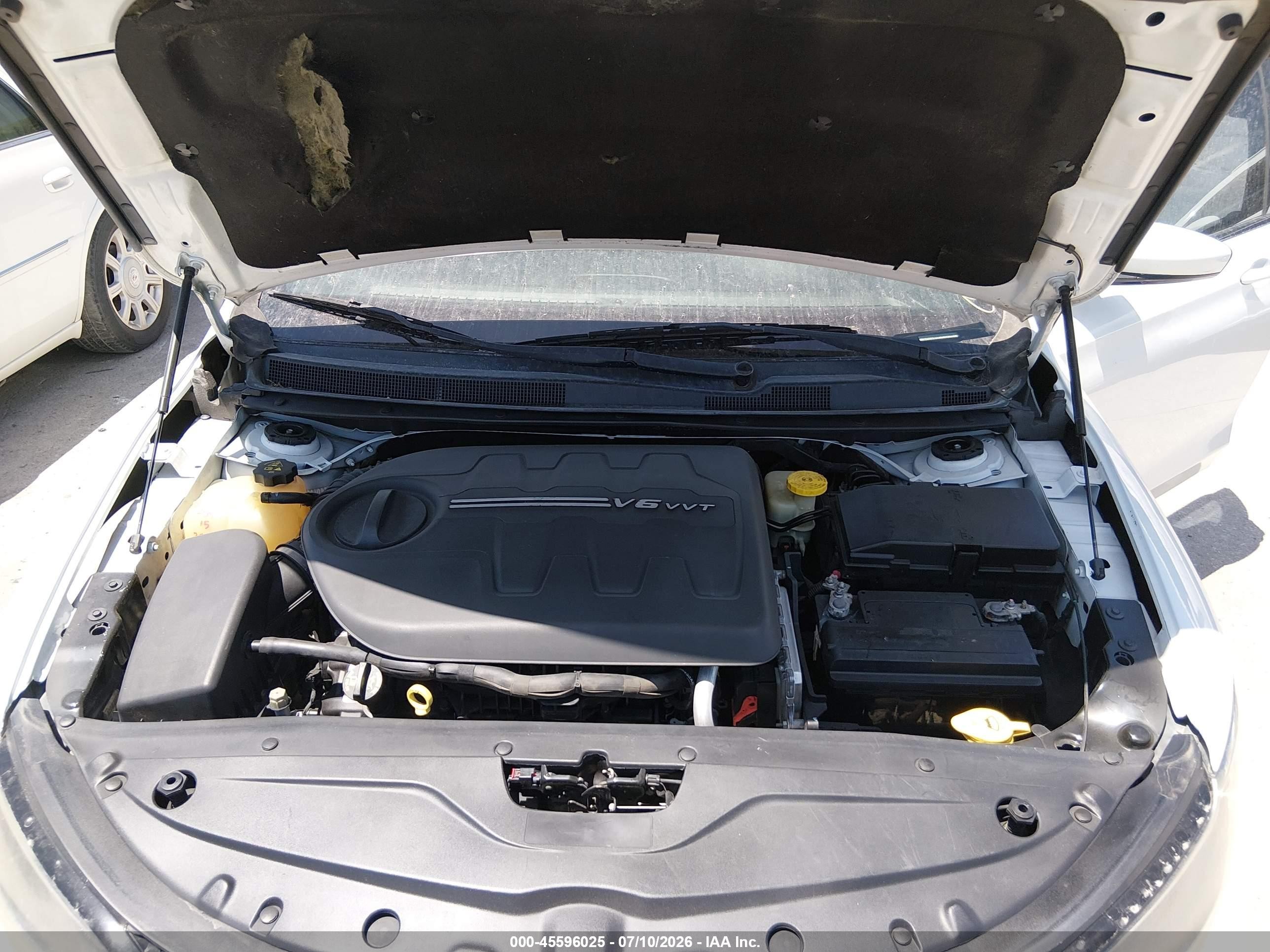 2015 Chrysler 200 S White vin: 1C3CCCBG9FN722163