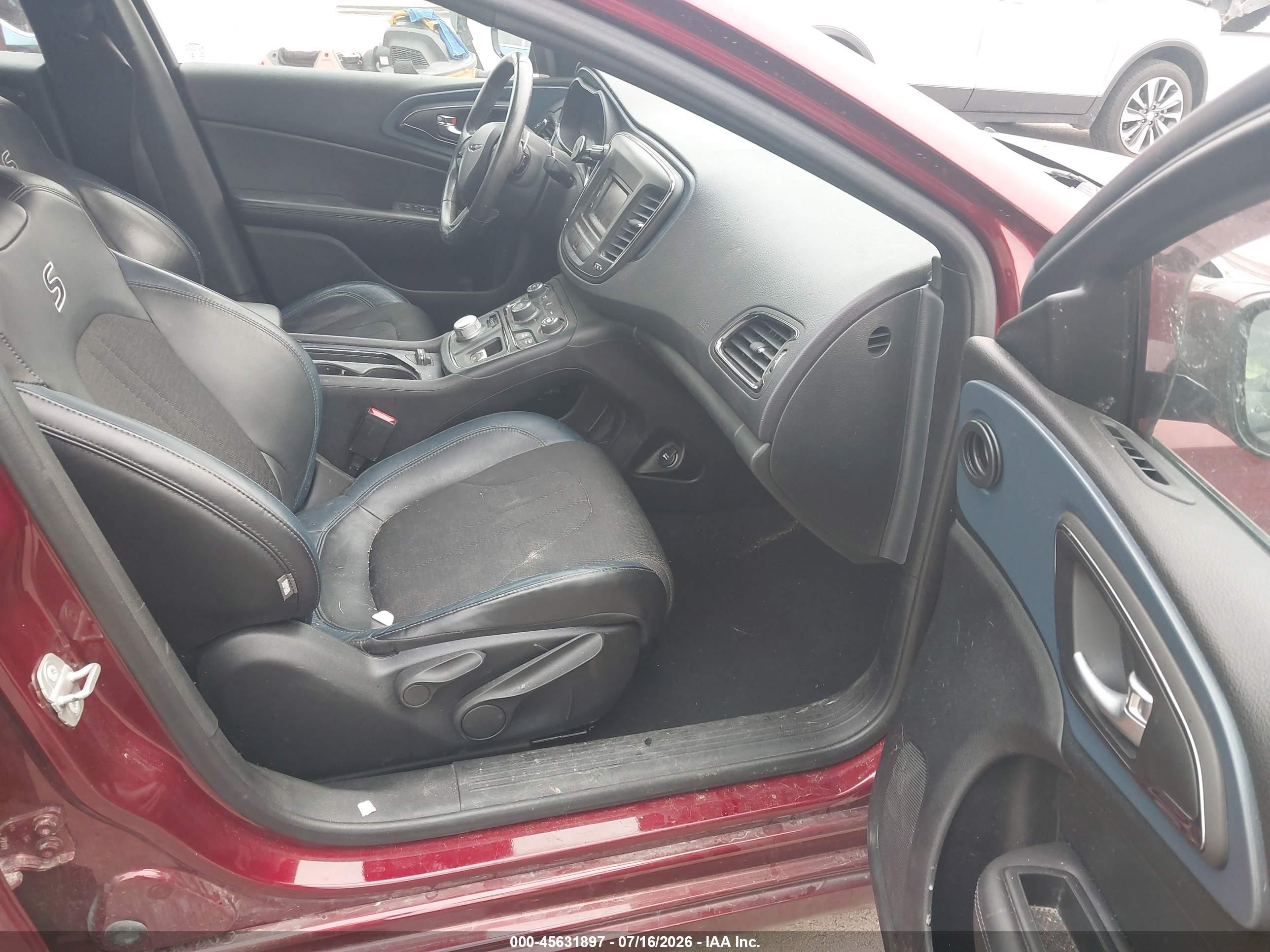 2015 Chrysler 200 S Красный vin: 1C3CCCBGXFN518178