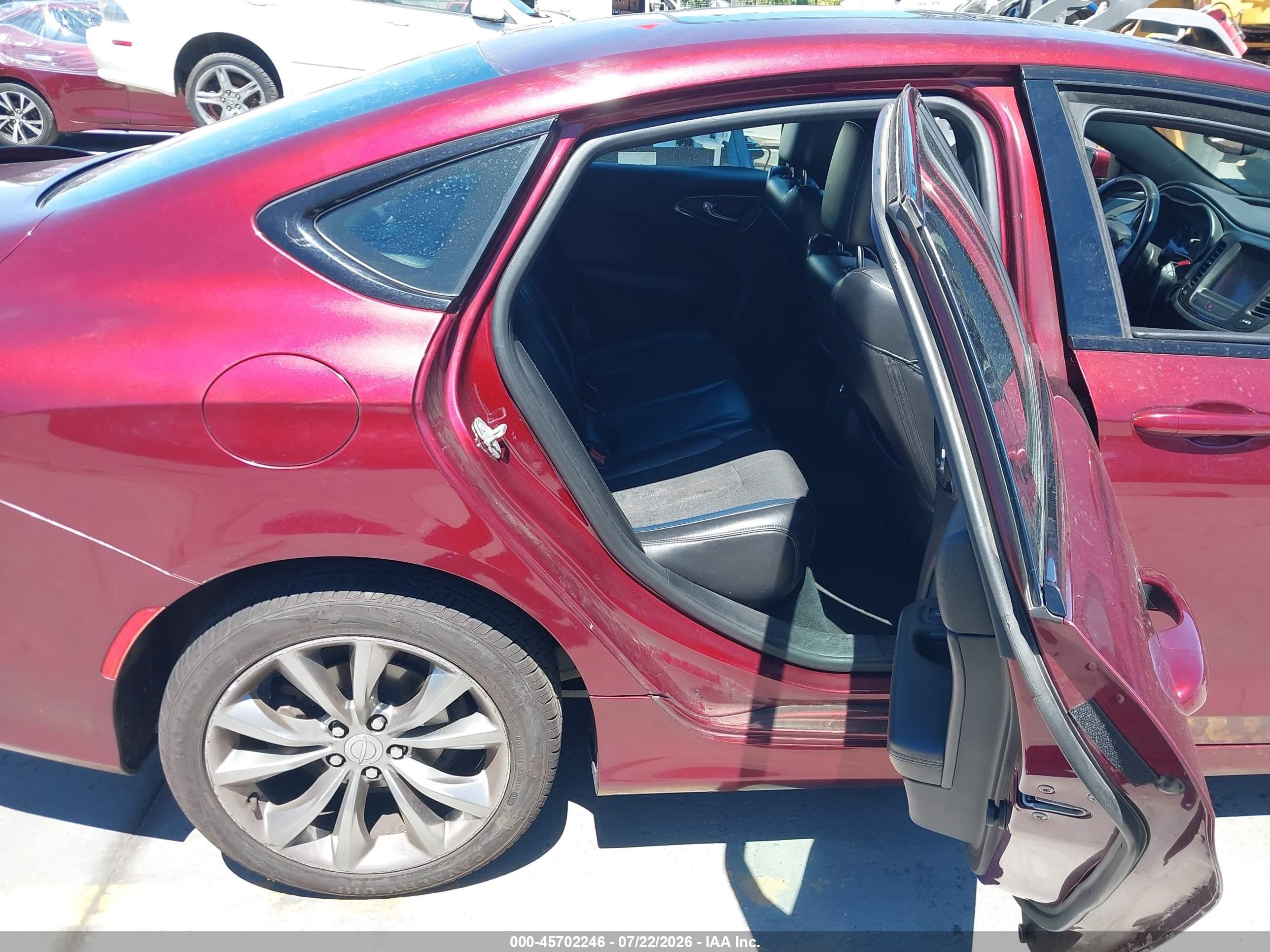 2015 Chrysler 200 S Maroon vin: 1C3CCCBGXFN526183