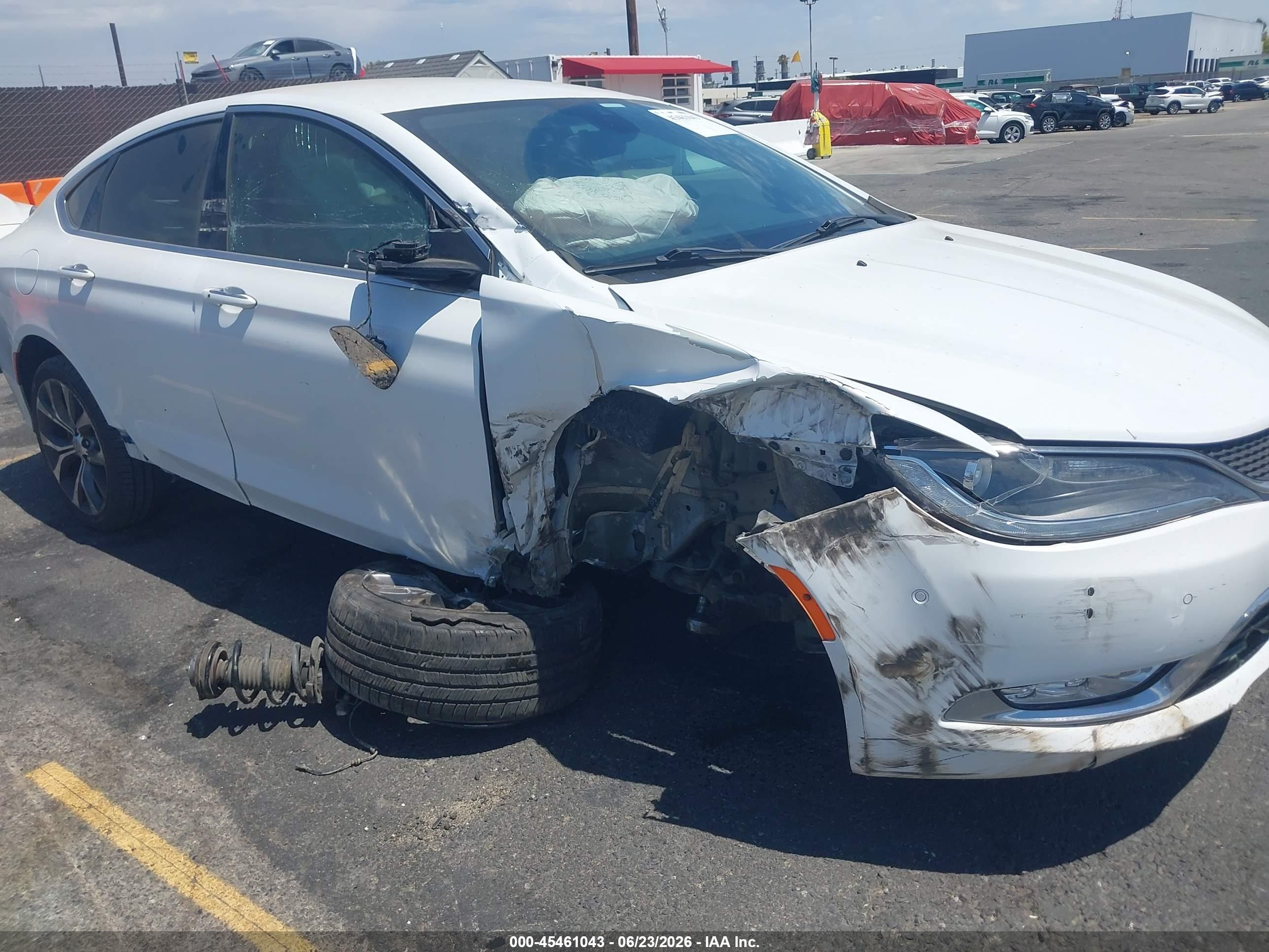 2015 Chrysler 200 C White vin: 1C3CCCCB0FN686253