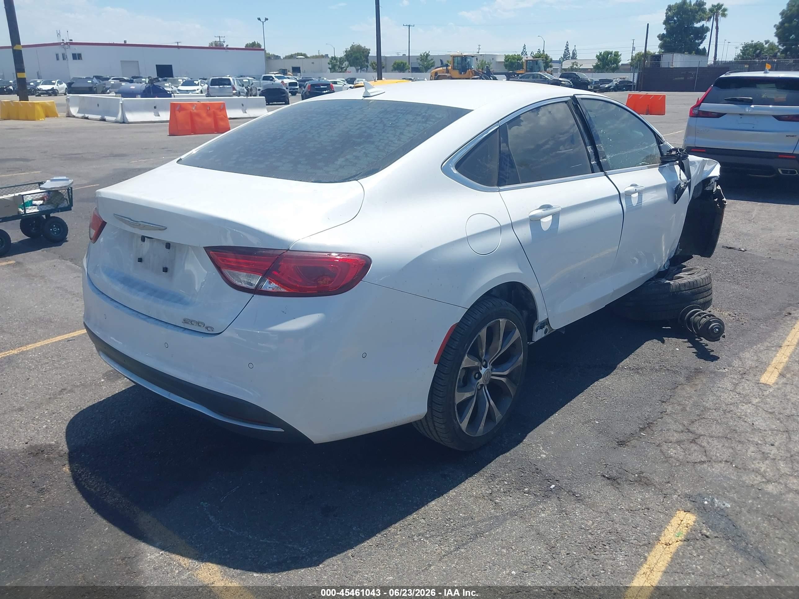 2015 Chrysler 200 C White vin: 1C3CCCCB0FN686253