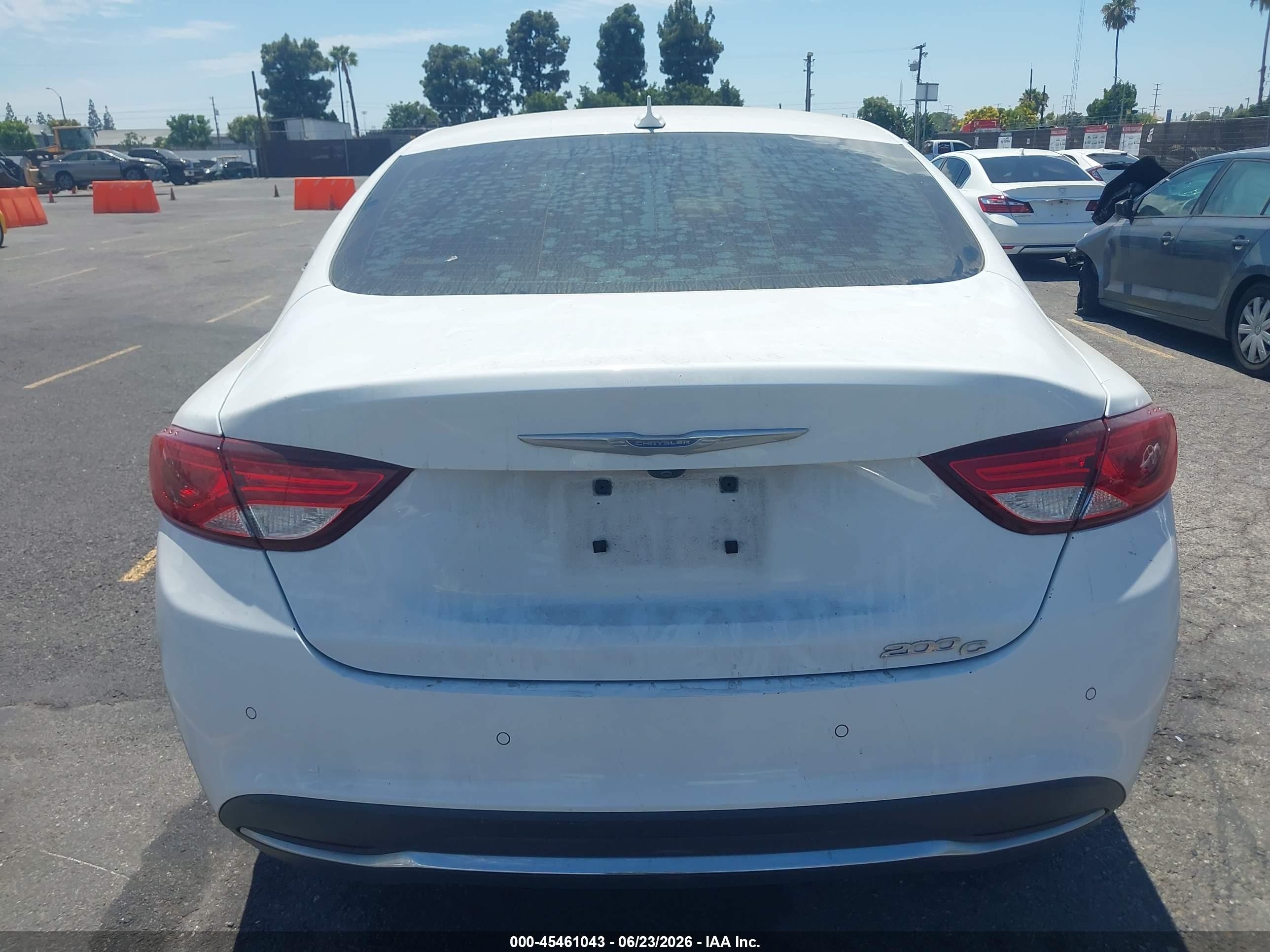 2015 Chrysler 200 C White vin: 1C3CCCCB0FN686253