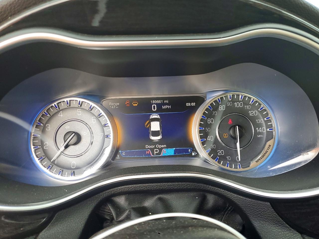 2015 Chrysler 200 C Silver vin: 1C3CCCCB2FN703411