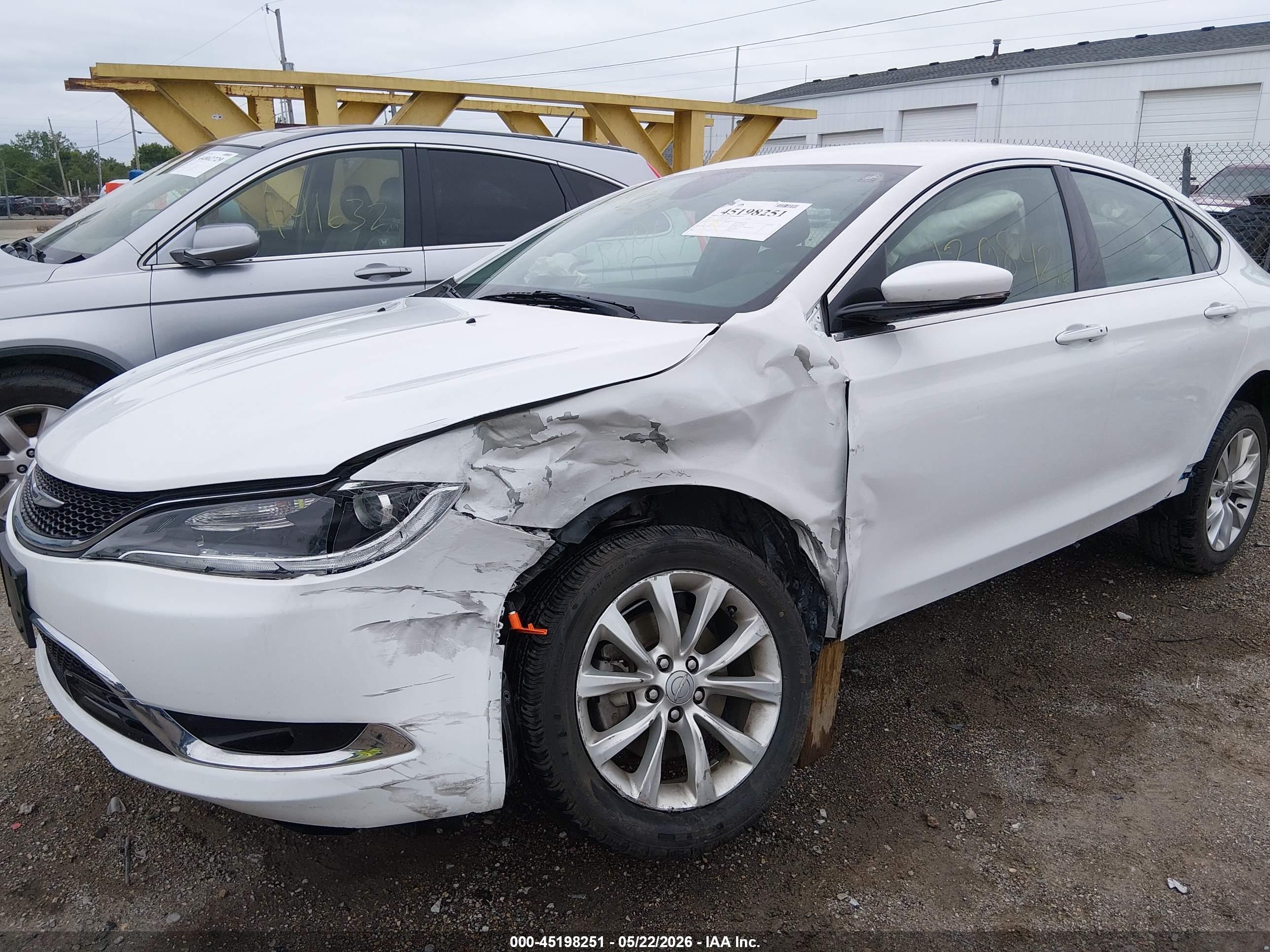 2015 Chrysler 200 C White vin: 1C3CCCCB4FN593770