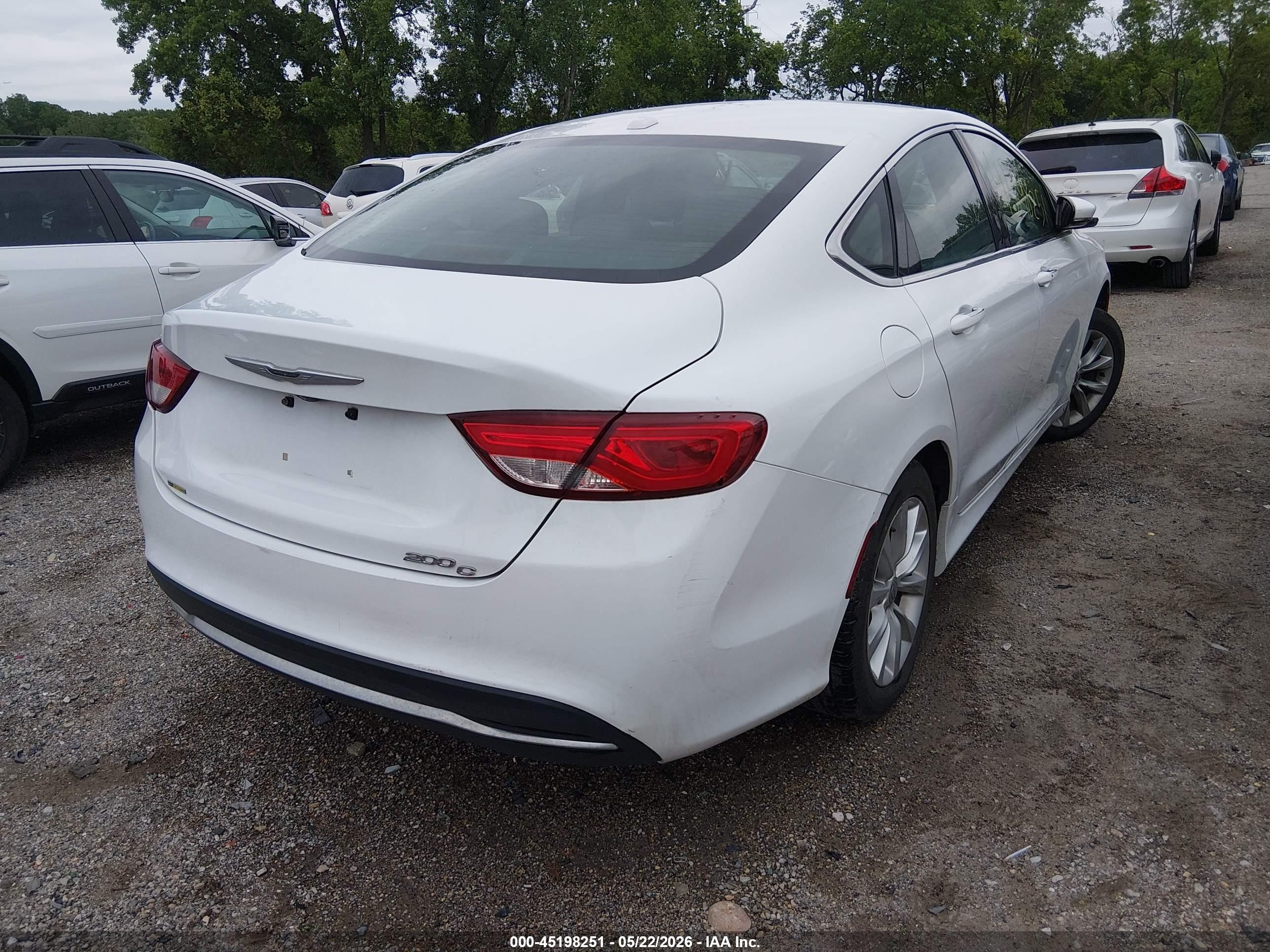 2015 Chrysler 200 C White vin: 1C3CCCCB4FN593770