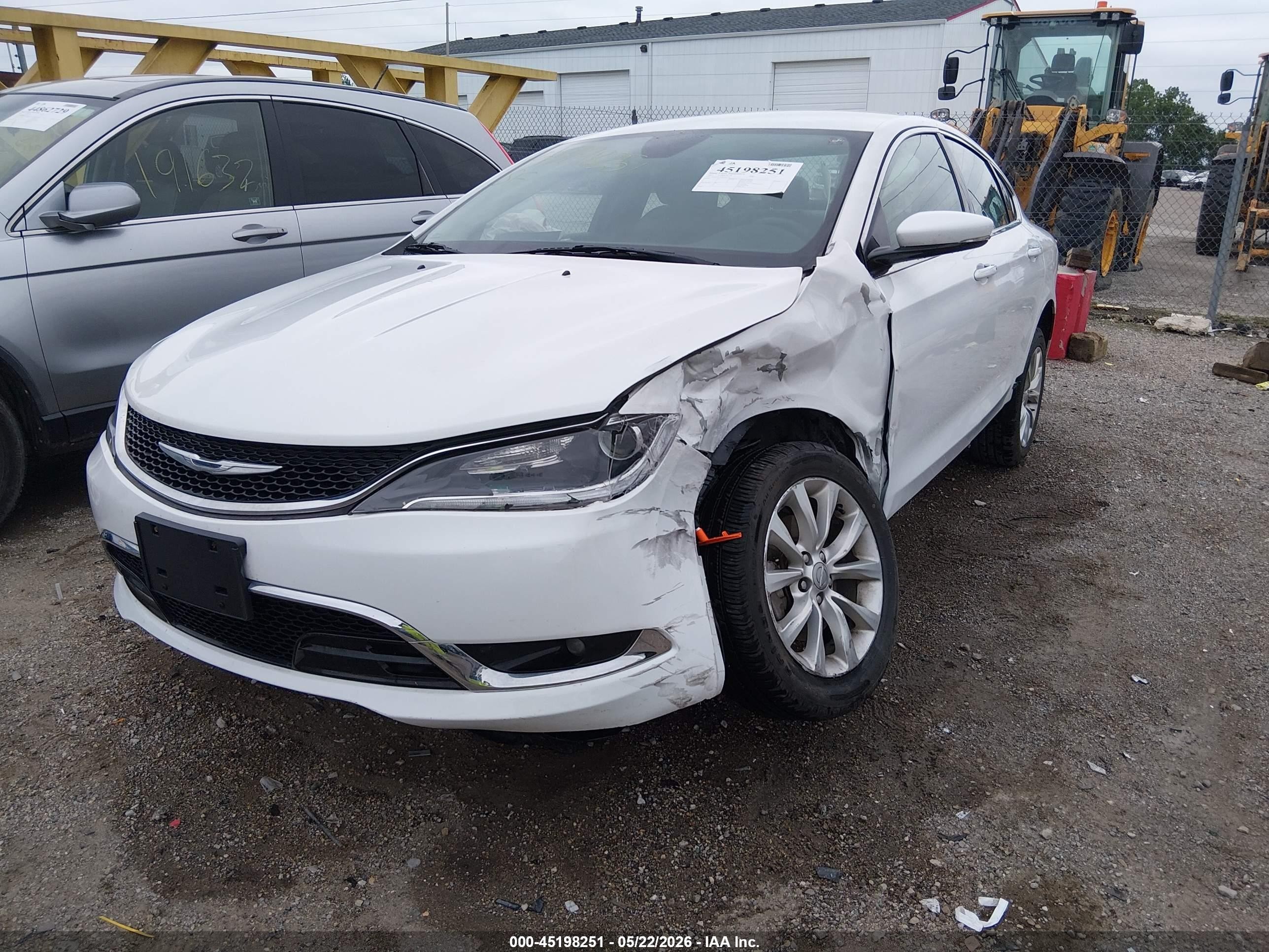 2015 Chrysler 200 C White vin: 1C3CCCCB4FN593770