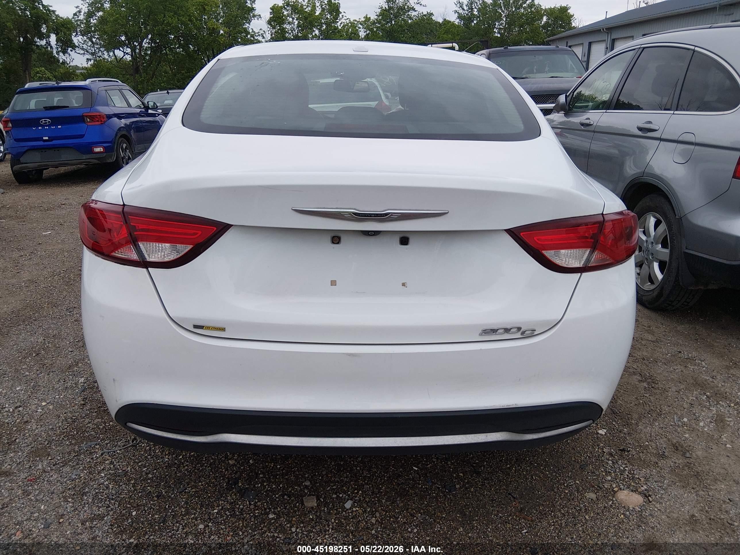 2015 Chrysler 200 C White vin: 1C3CCCCB4FN593770