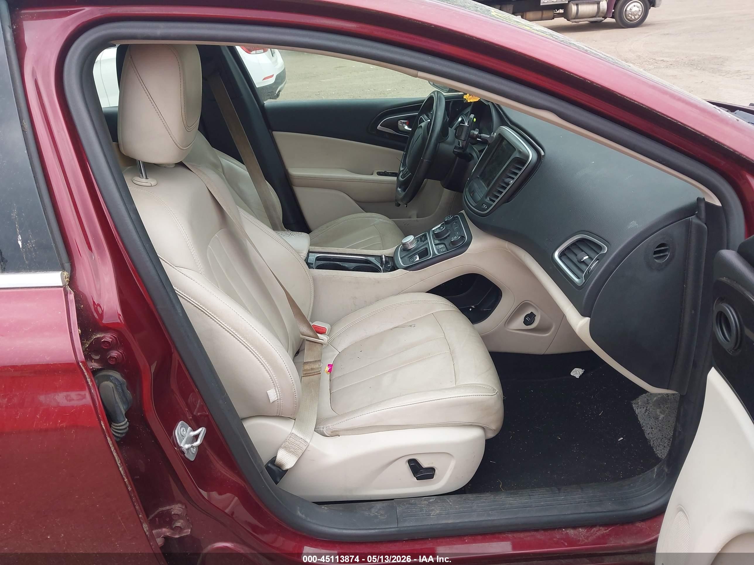 2015 Chrysler 200 C Burgundy vin: 1C3CCCCB4FN618425