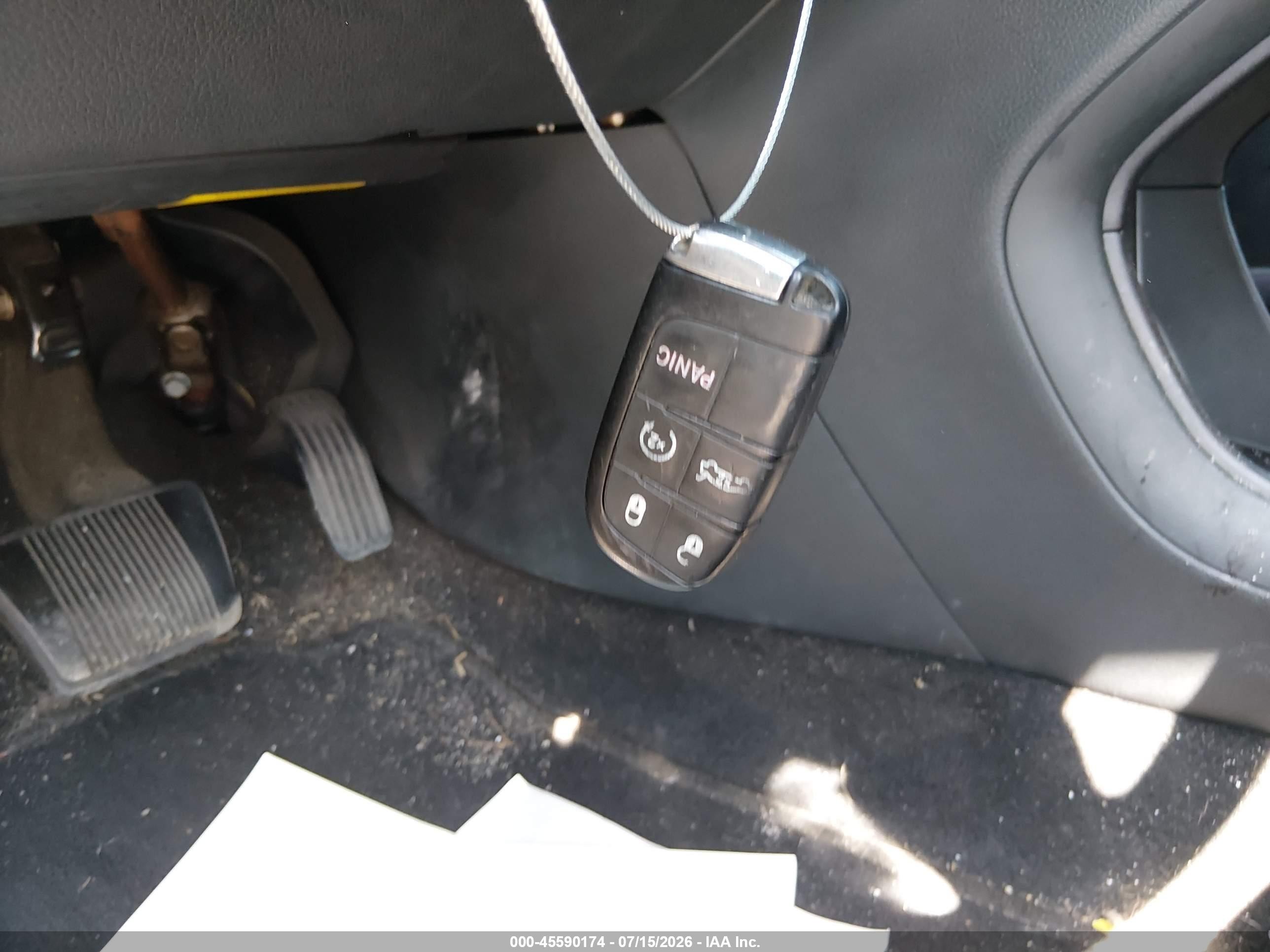 2015 Chrysler 200 C Красный vin: 1C3CCCCB5FN545484