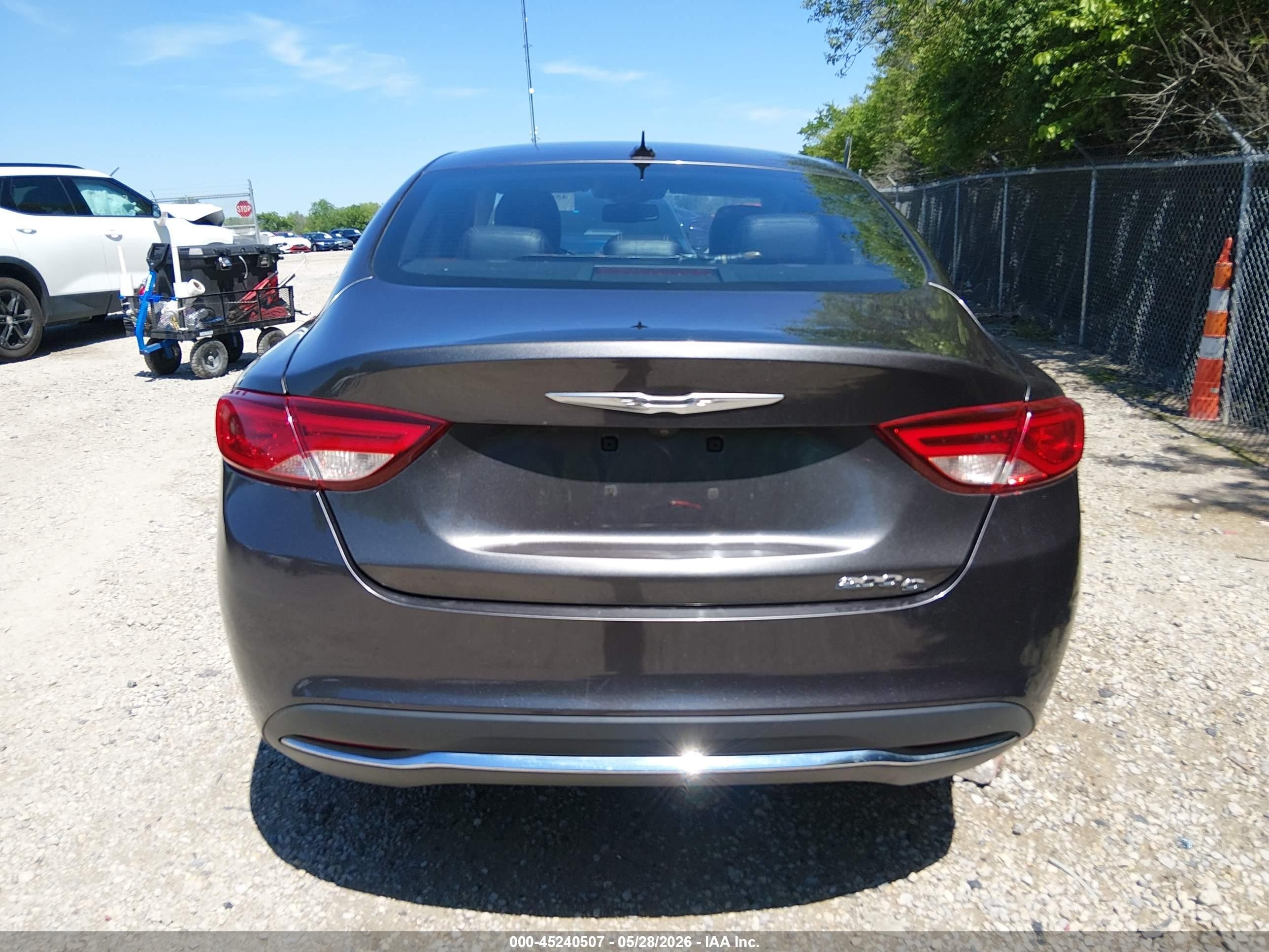 2015 Chrysler 200 C Gray vin: 1C3CCCCB5FN565749