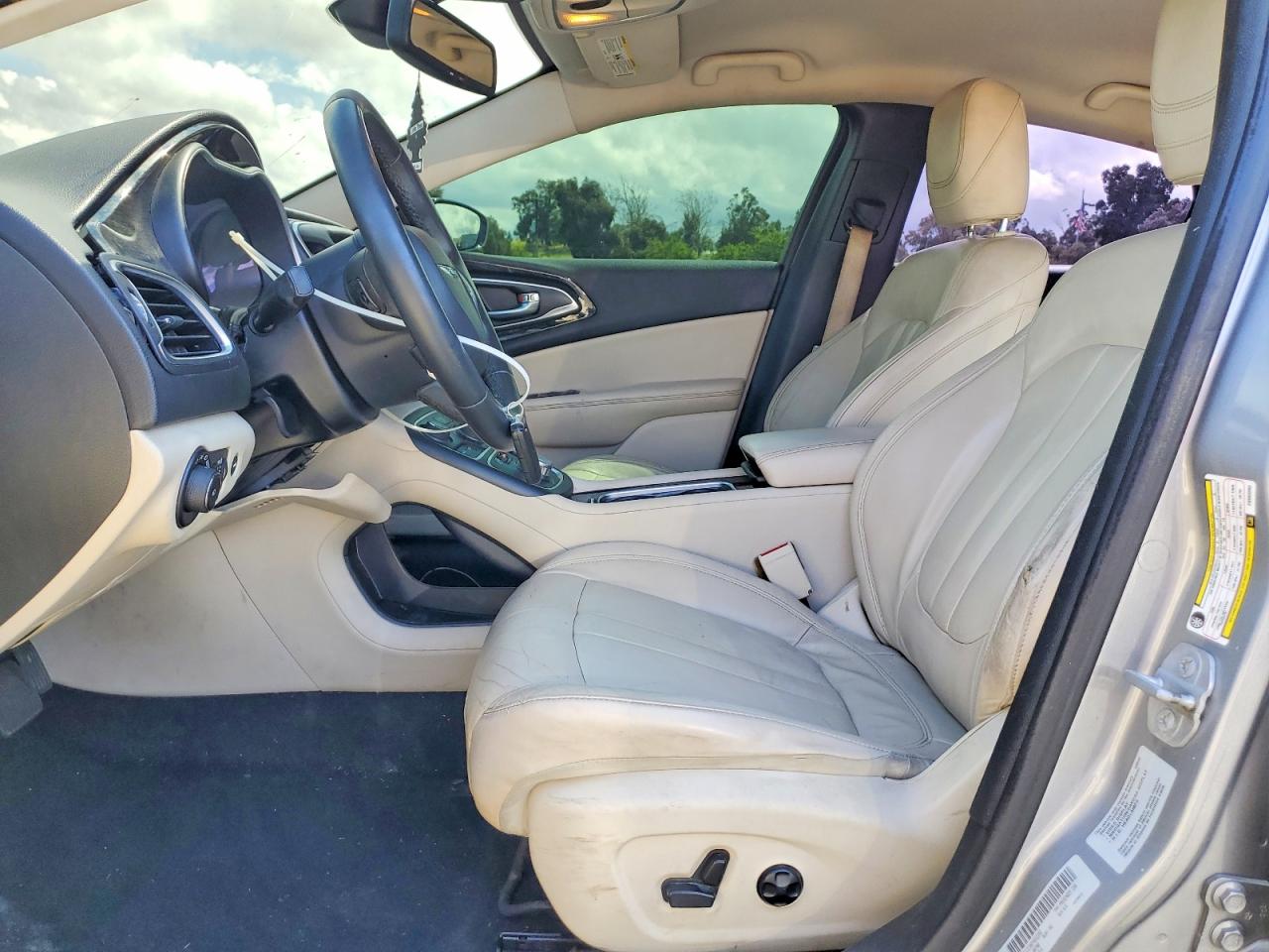2015 Chrysler 200 C Silver vin: 1C3CCCCB6FN552282