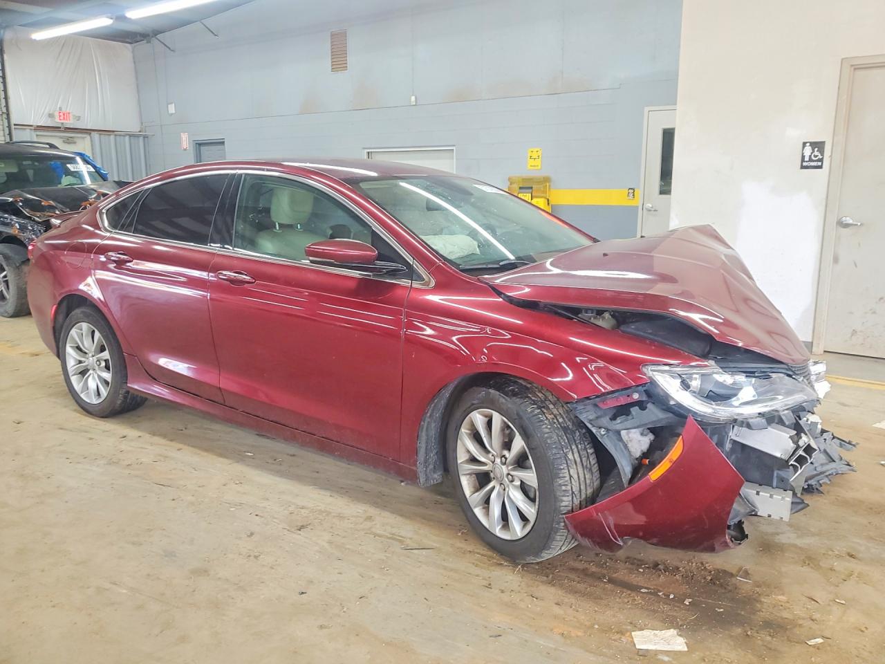 2015 Chrysler 200 C Burgundy vin: 1C3CCCCB7FN545647