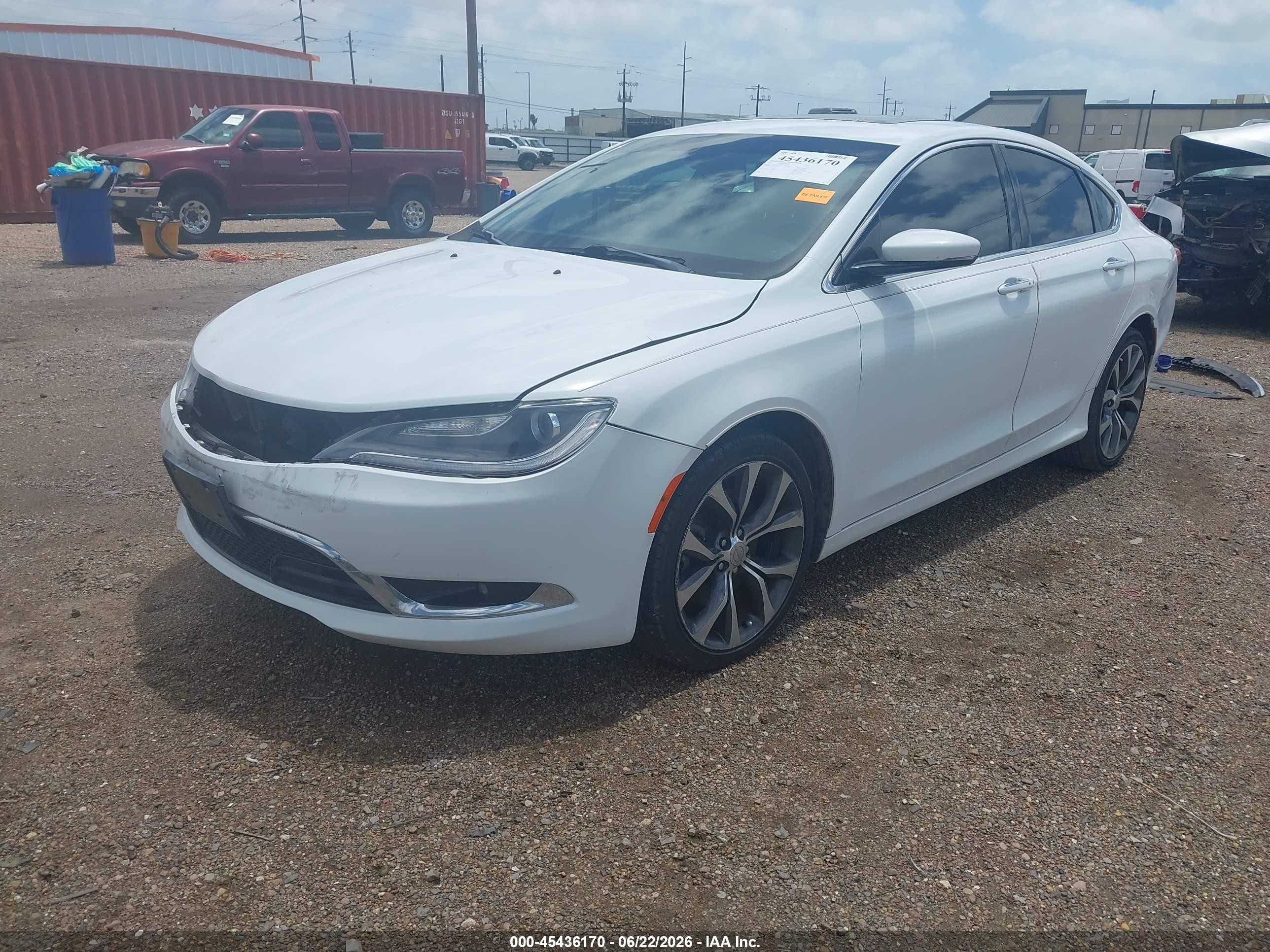 2015 Chrysler 200 C White vin: 1C3CCCCB9FN509393