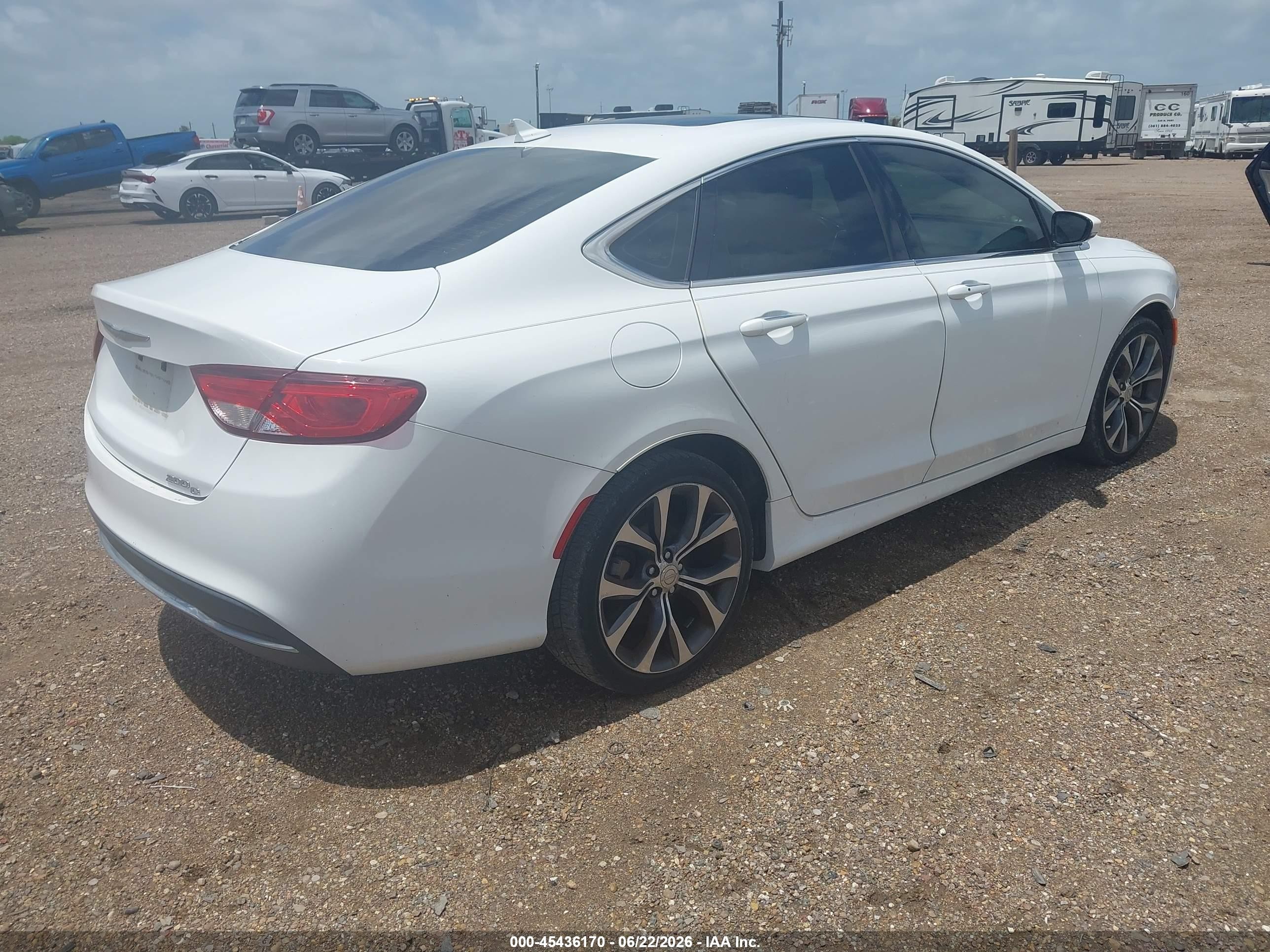2015 Chrysler 200 C White vin: 1C3CCCCB9FN509393