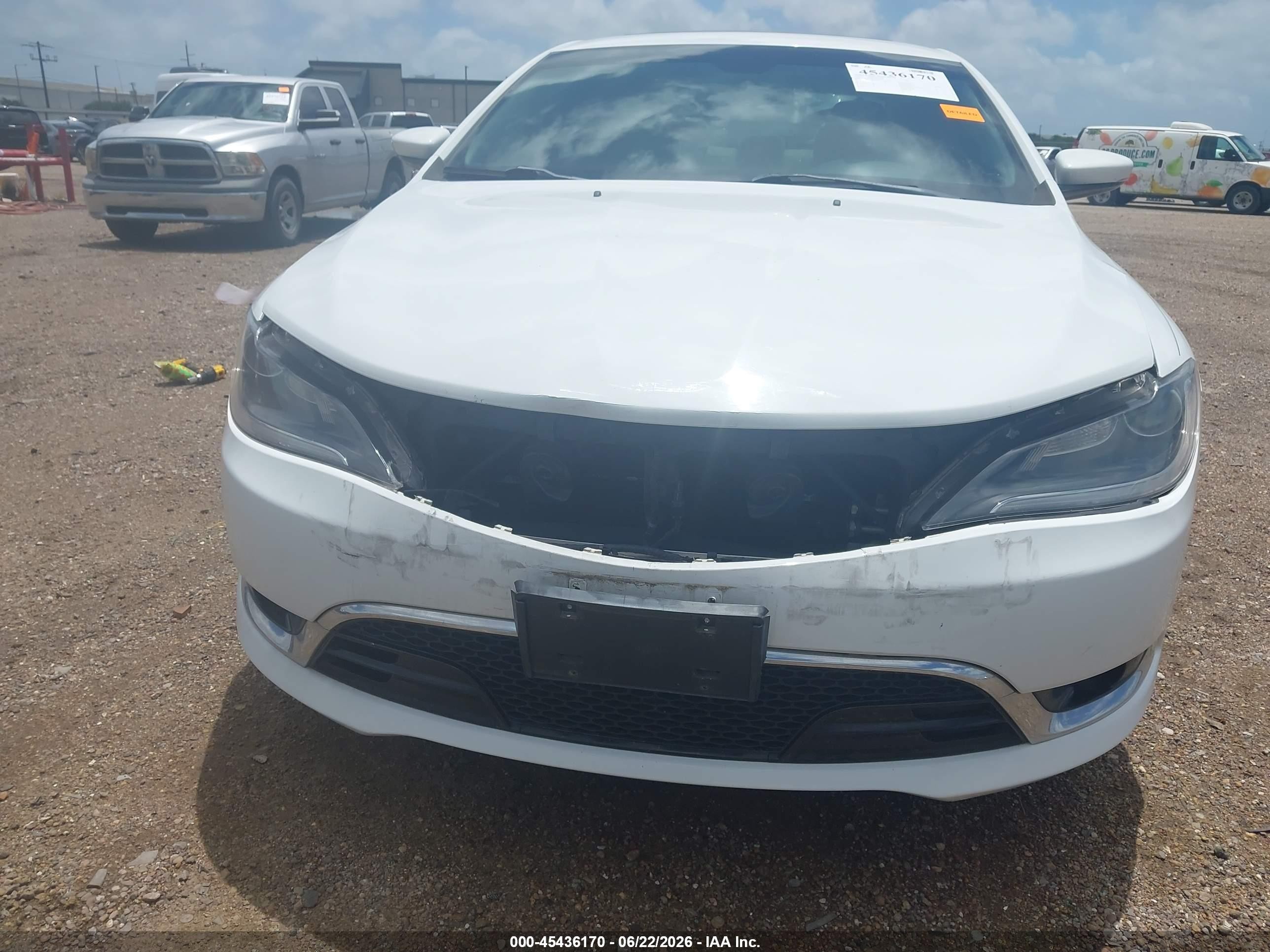 2015 Chrysler 200 C White vin: 1C3CCCCB9FN509393