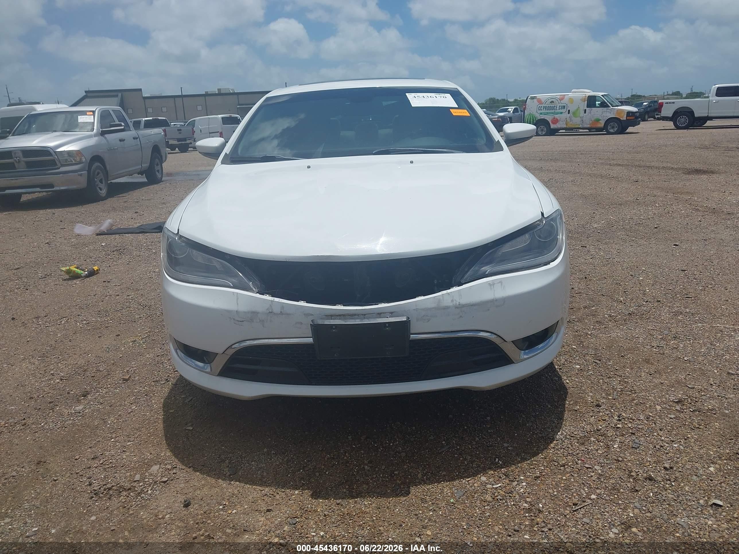 2015 Chrysler 200 C White vin: 1C3CCCCB9FN509393