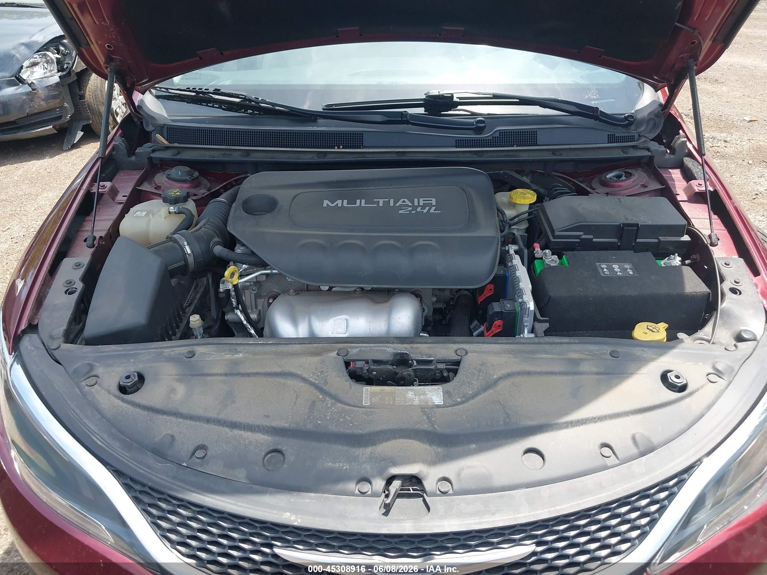 2015 Chrysler 200 C Red vin: 1C3CCCCB9FN546900