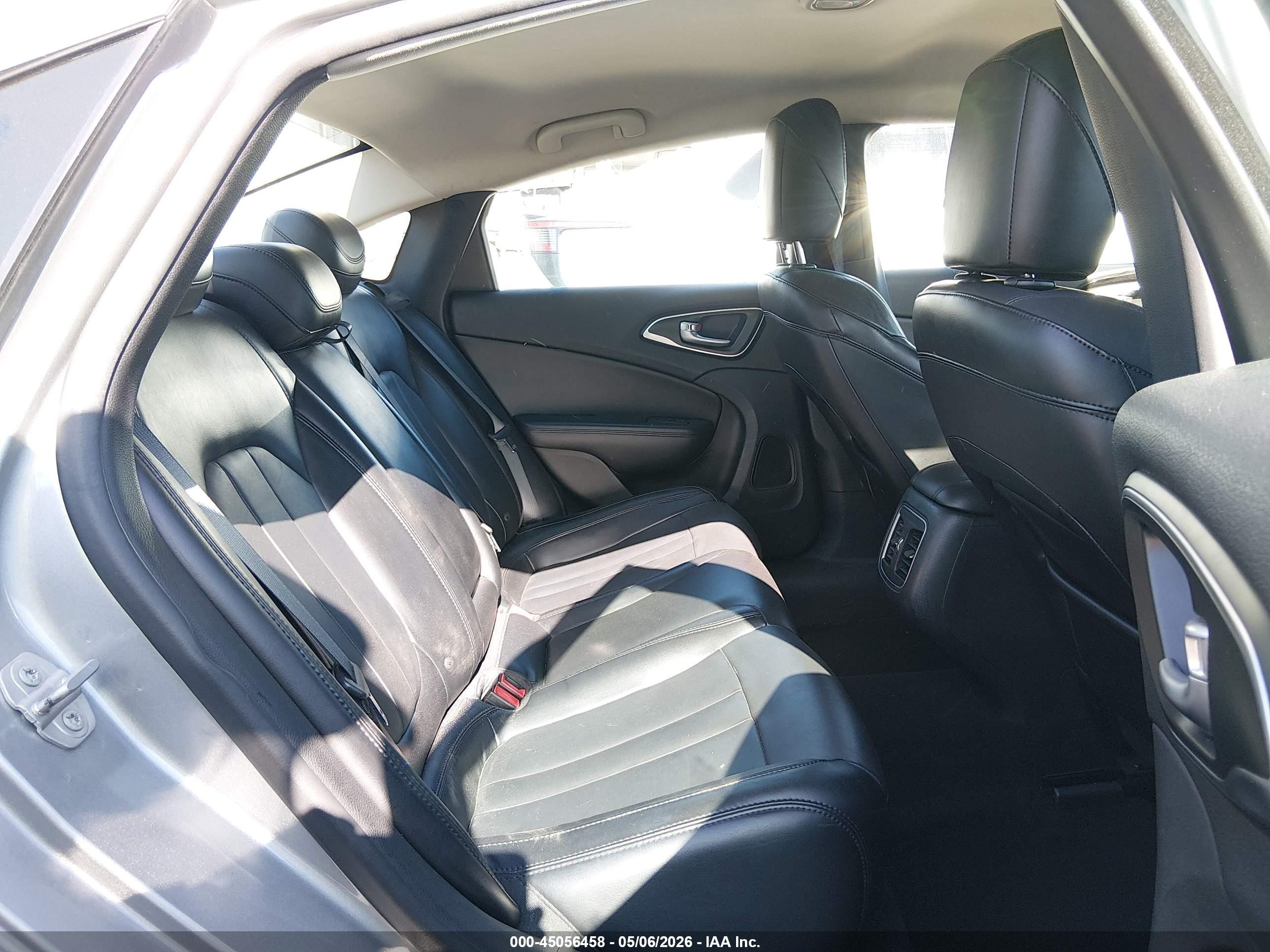 2015 Chrysler 200 C Серебряный vin: 1C3CCCCB9FN720612