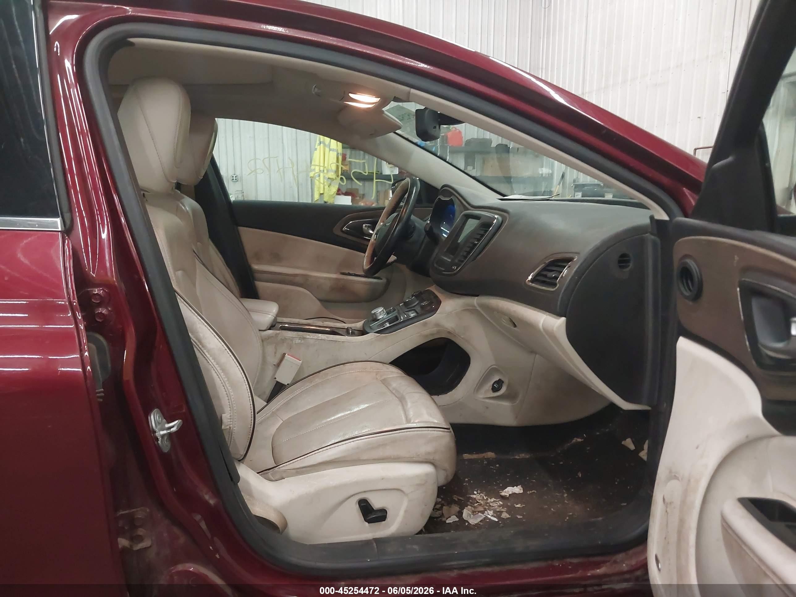 2015 Chrysler 200 C Темно-бордовый vin: 1C3CCCCBXFN564712