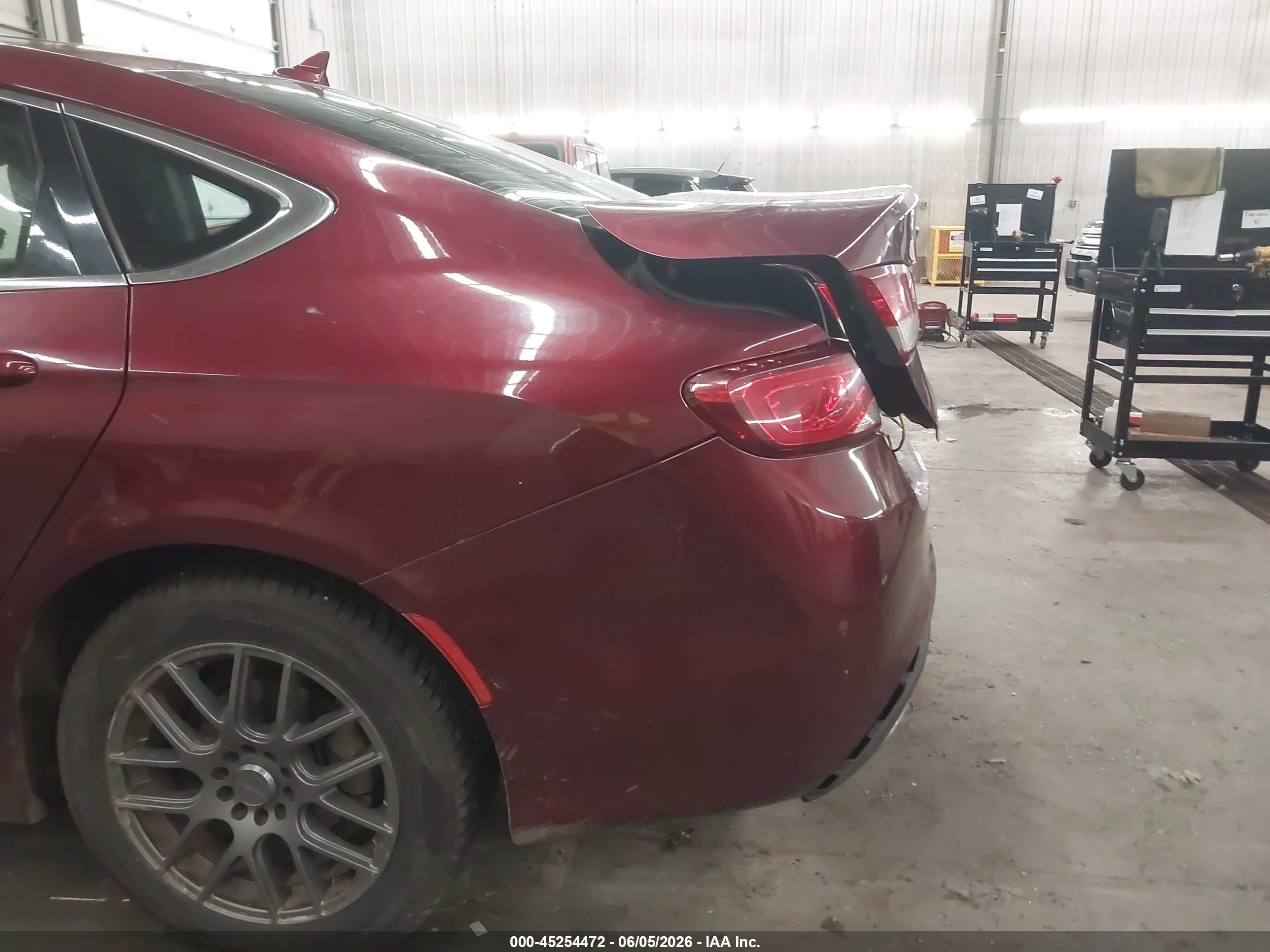 2015 Chrysler 200 C Темно-бордовый vin: 1C3CCCCBXFN564712