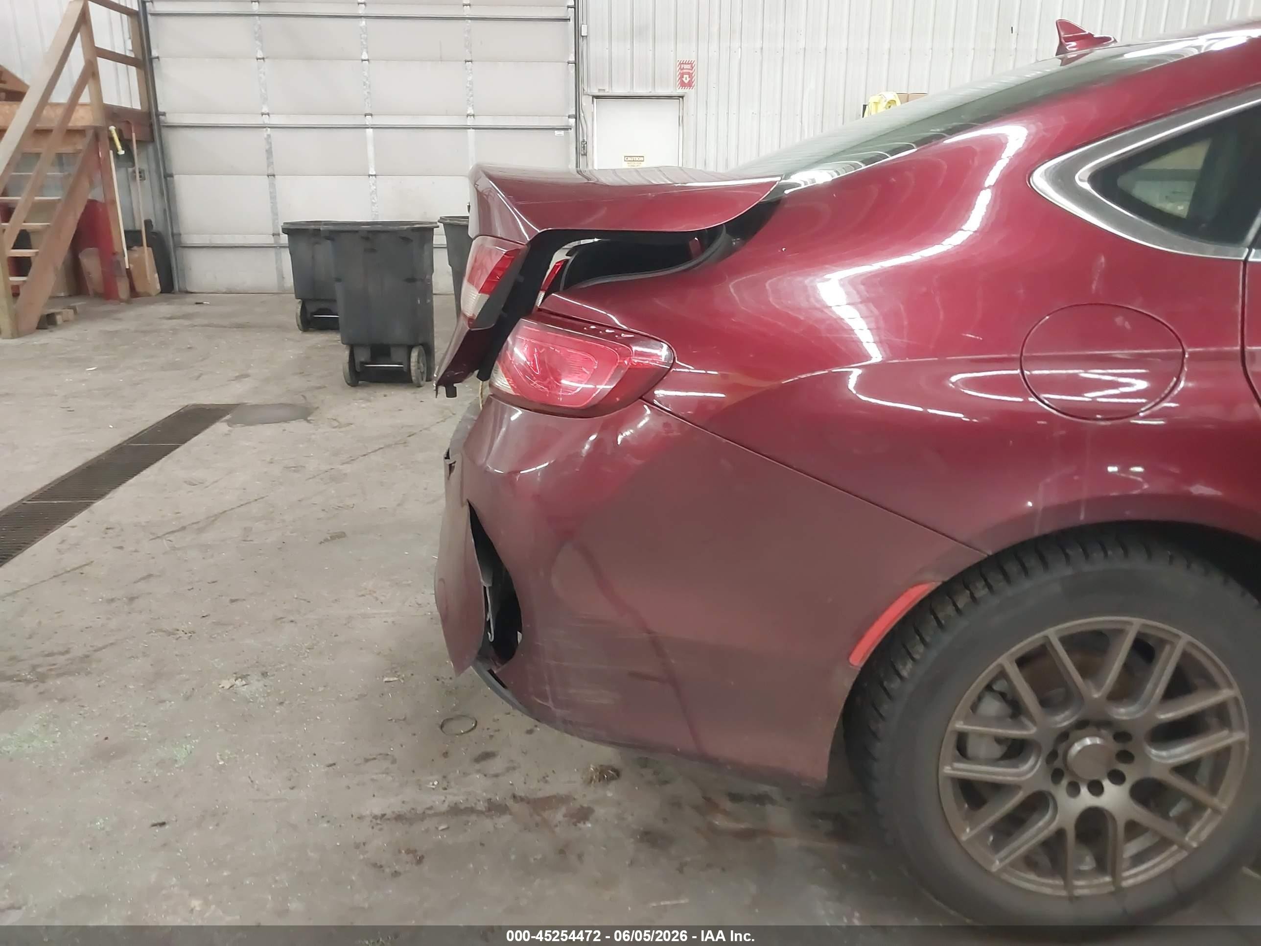2015 Chrysler 200 C Темно-бордовый vin: 1C3CCCCBXFN564712