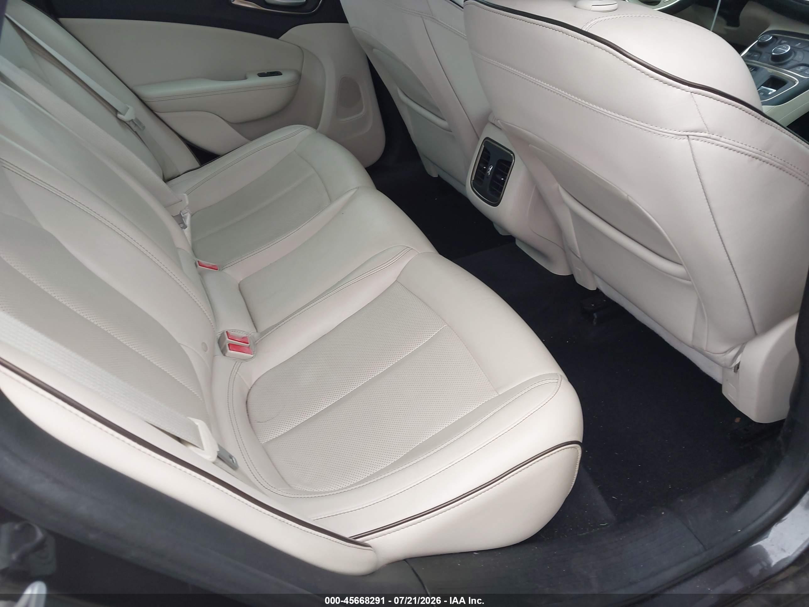 2015 Chrysler 200 C Gray vin: 1C3CCCCG2FN545681