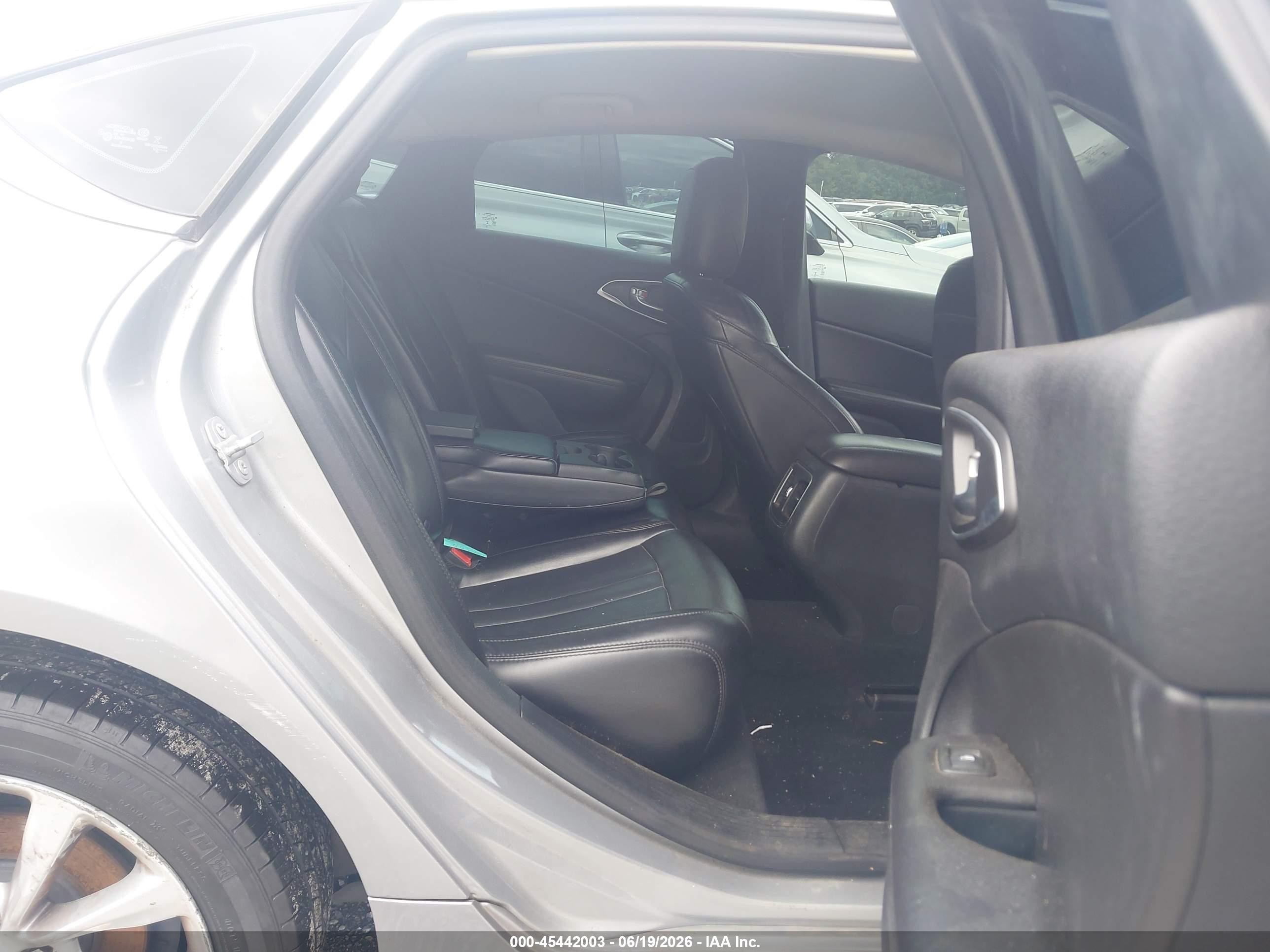 2015 Chrysler 200 C Silver vin: 1C3CCCCG2FN623098