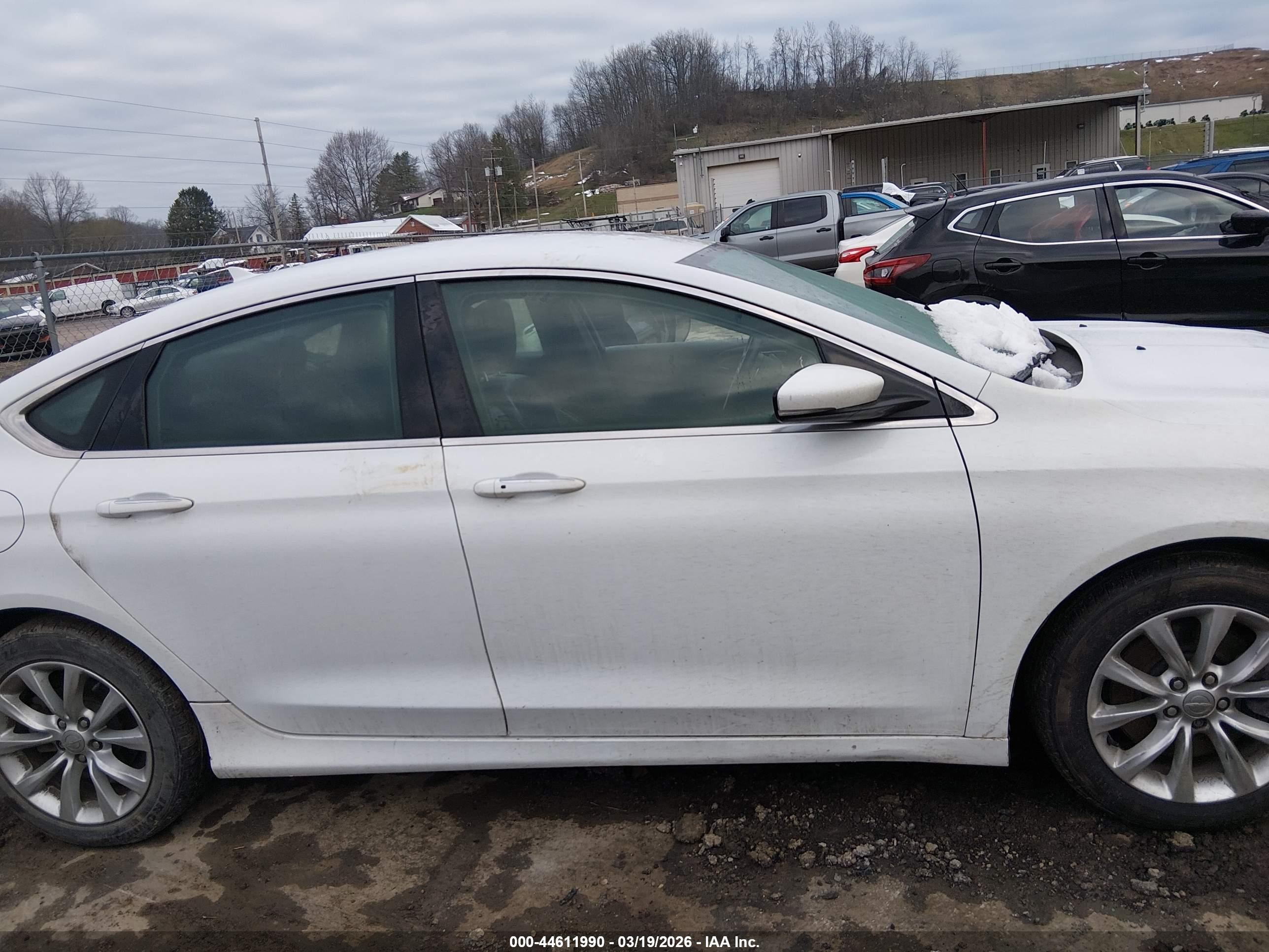 2015 Chrysler 200 C White vin: 1C3CCCCG3FN514312