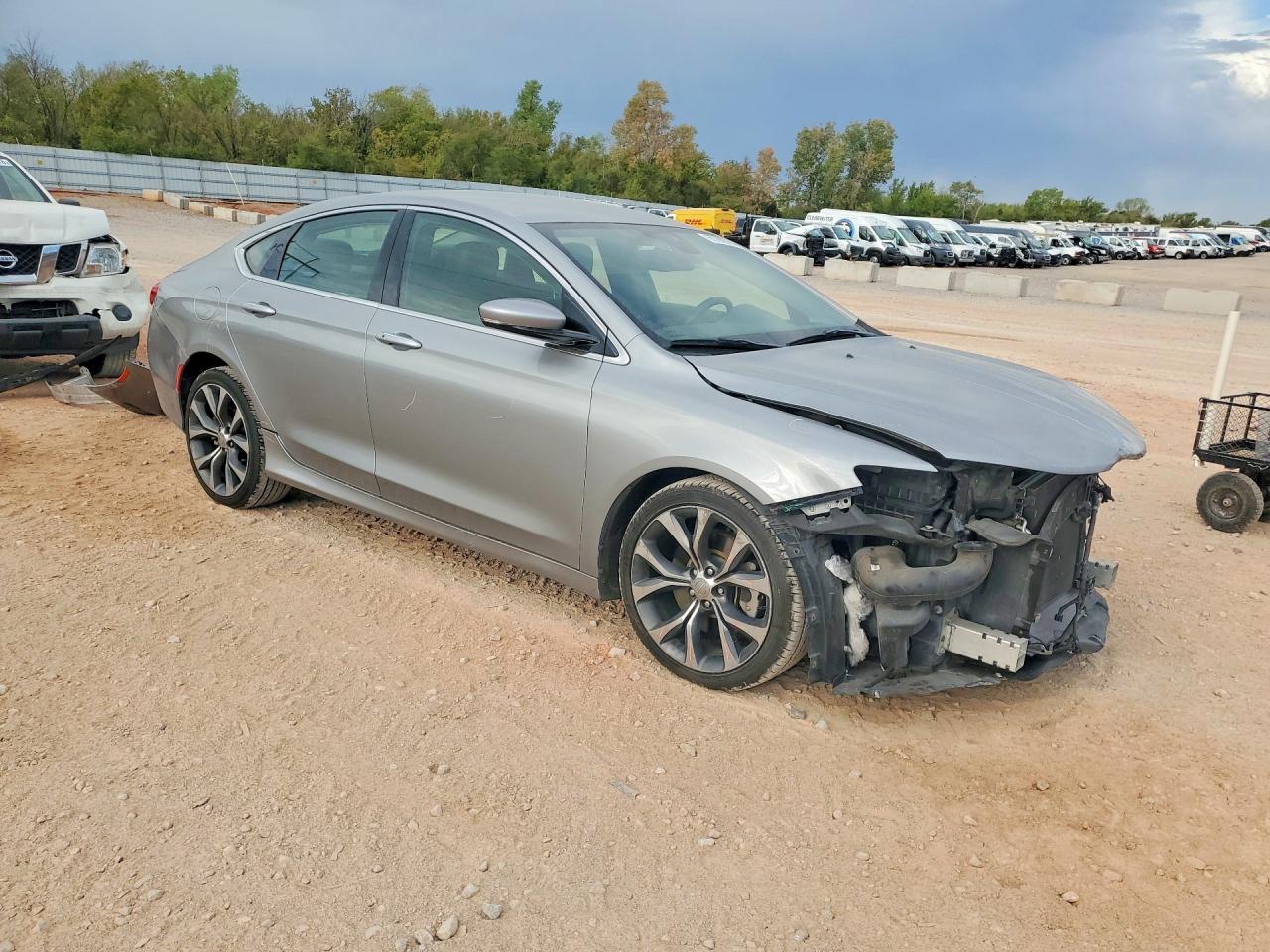 2015 Chrysler 200 C Серебряный vin: 1C3CCCCG5FN520225