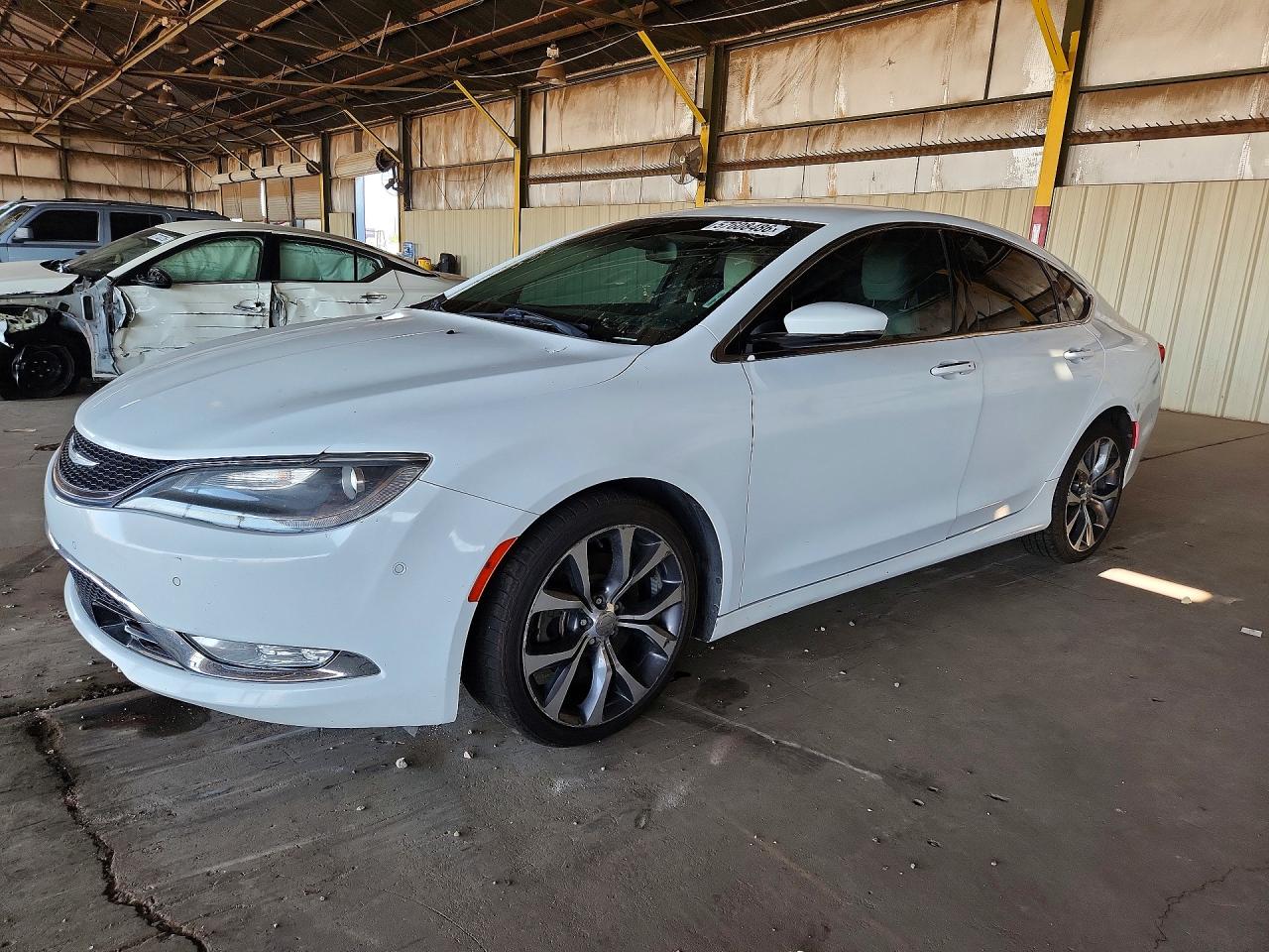 2015 Chrysler 200 C White vin: 1C3CCCCG5FN565438