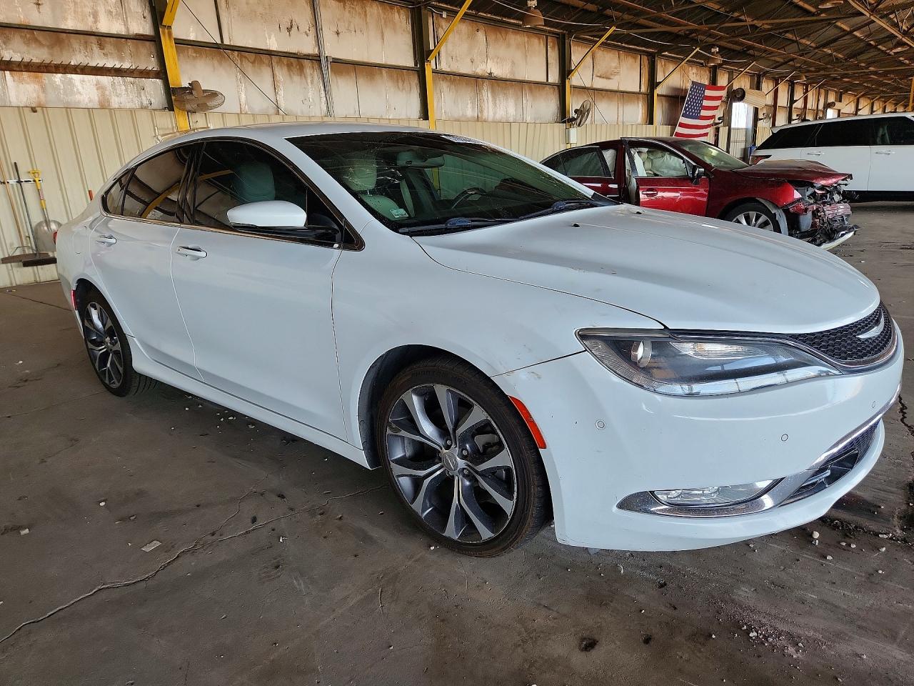 2015 Chrysler 200 C White vin: 1C3CCCCG5FN565438