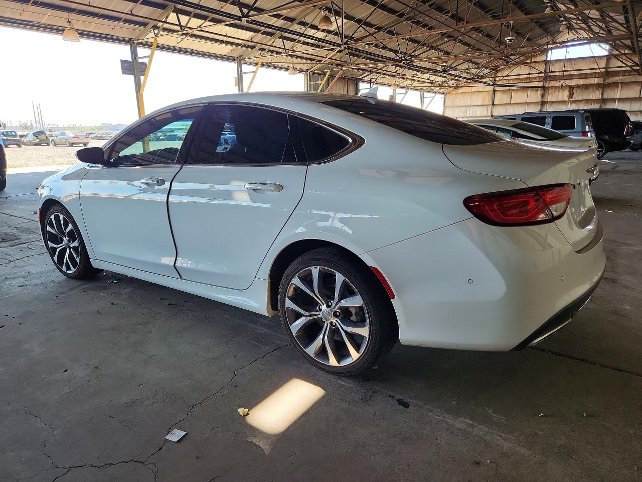 2015 Chrysler 200 C White vin: 1C3CCCCG5FN565438