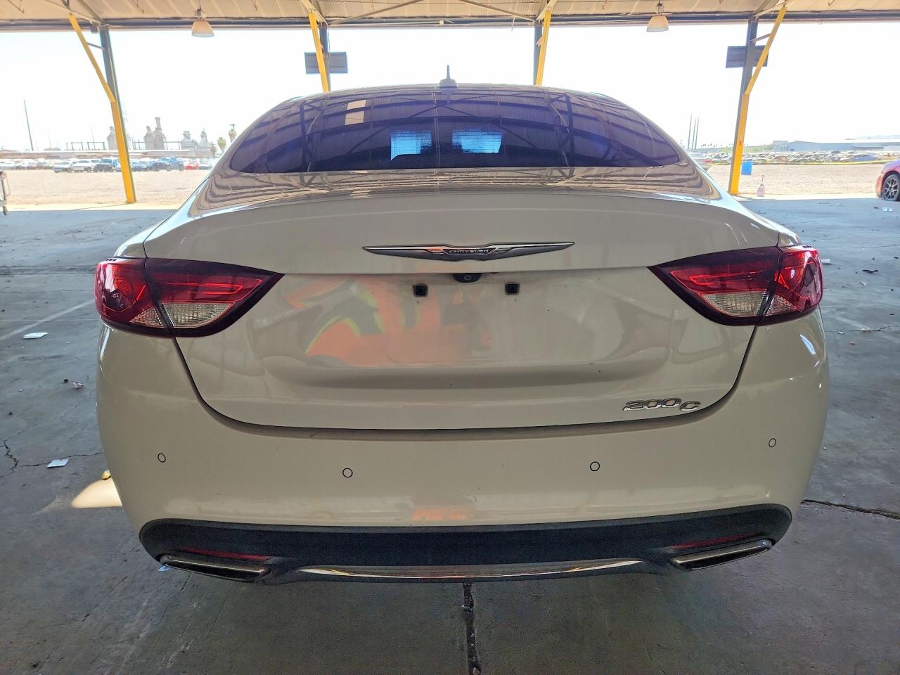 2015 Chrysler 200 C White vin: 1C3CCCCG5FN565438