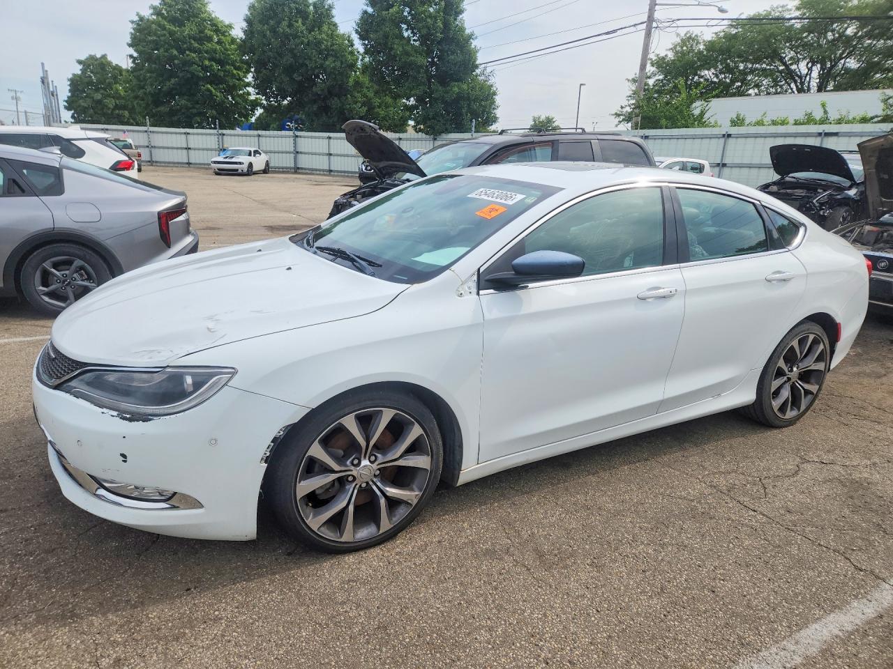 2015 Chrysler 200 C White vin: 1C3CCCCG6FN528074